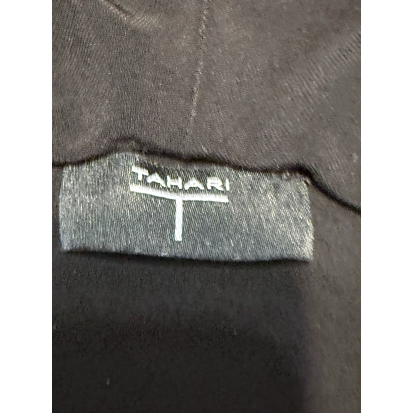 Vintage Tahari Blouse Women Size S Black V-Neck Sleeveless Casual Formal Shirts Shirts Womens Black V-Neck Tahari Blouse Modern Classic 90s? Size S / US 4 / IT 40 - 3 Thumbnail