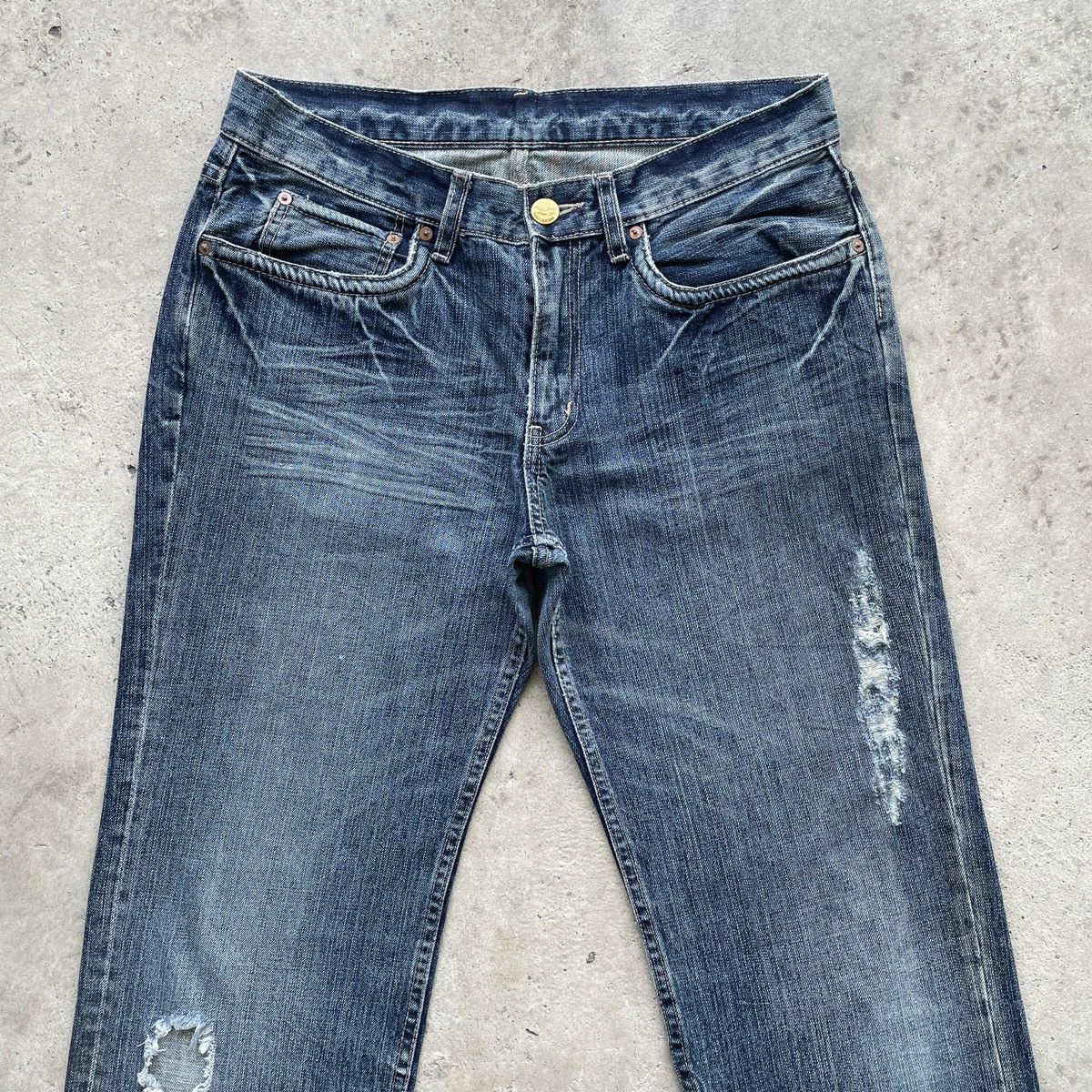 Japanese Brand Vintage Takeo Kikuchi Japan Distressed Faded Jeans Pants W33 Size US 33 - 3 Thumbnail