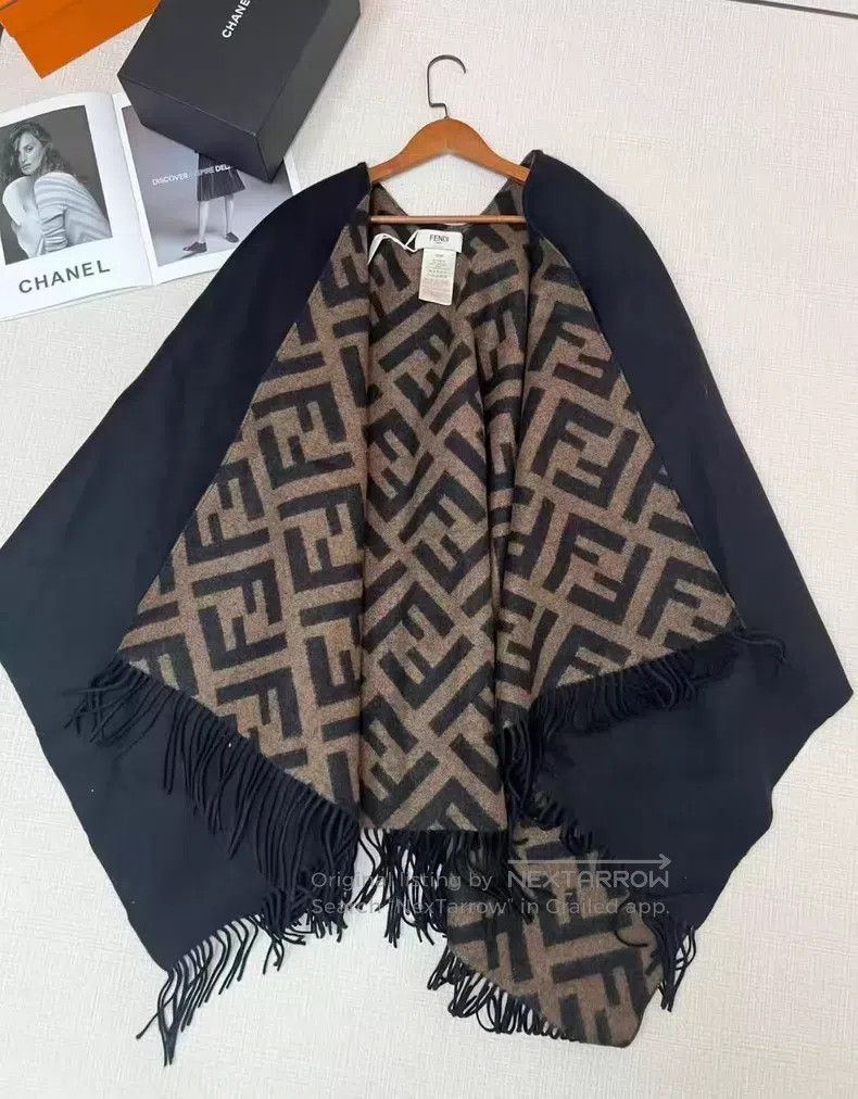Fendi Fendi size 145*140cm Monogrammed Double FF Cashmere Cloak Size M / US 6-8 / IT 42-44 - 7 Thumbnail