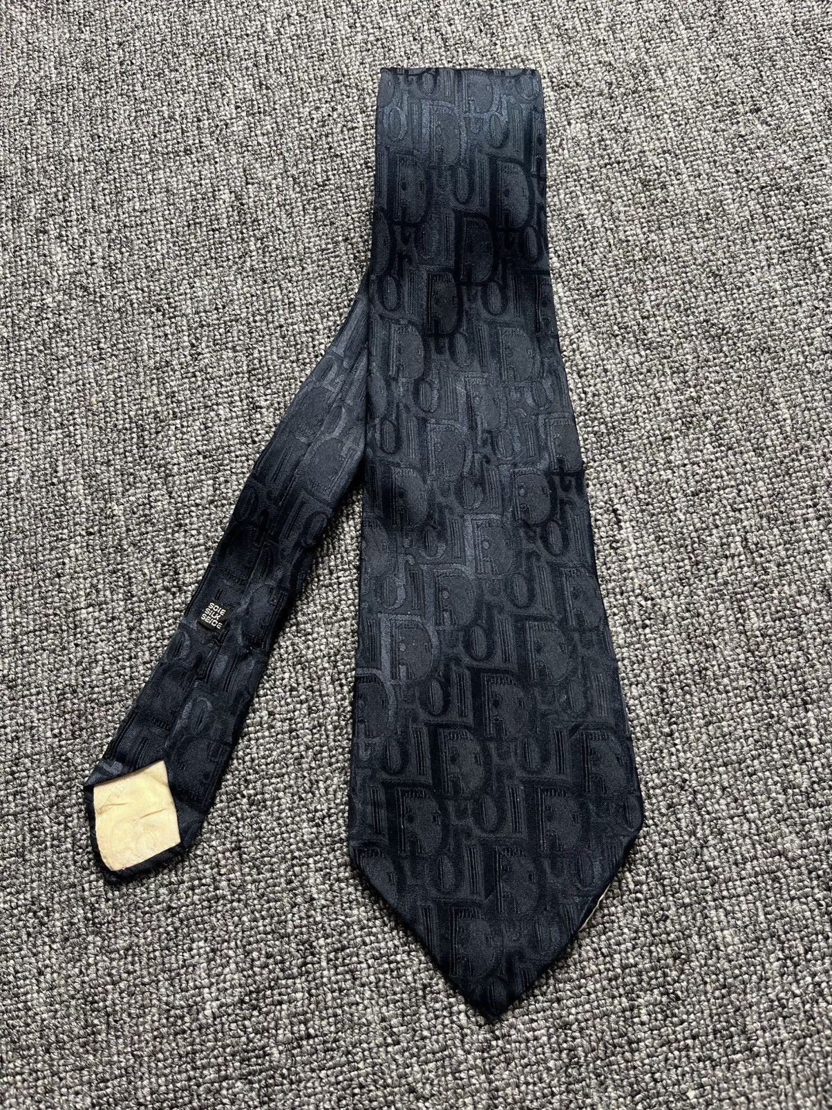 Crazy! Christian Dior monsieur all over logo dior tie