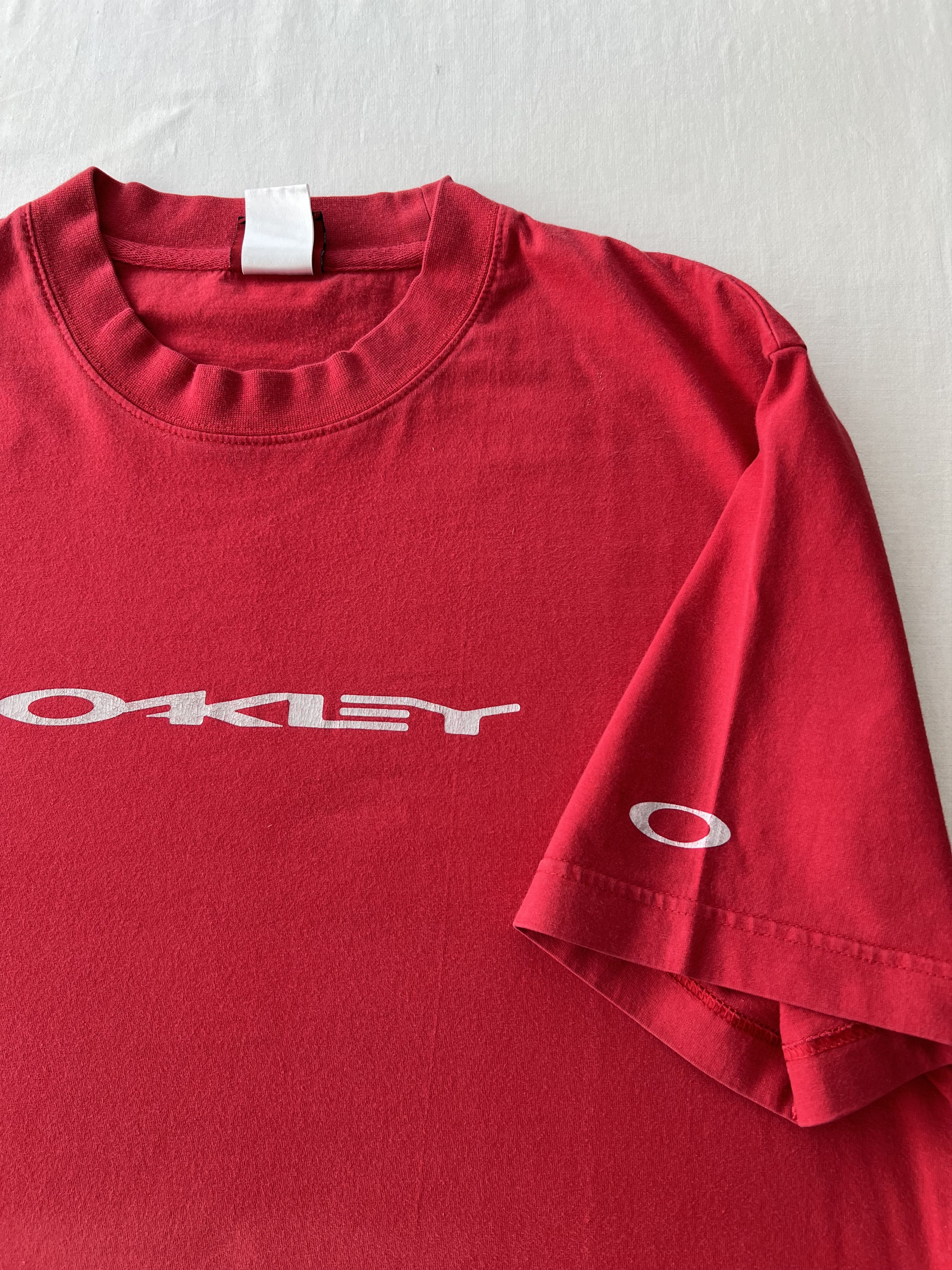 Oakley Vintage 90s Oakley Red T-shirt Size US XL / EU 56 / 4 - 7 Thumbnail