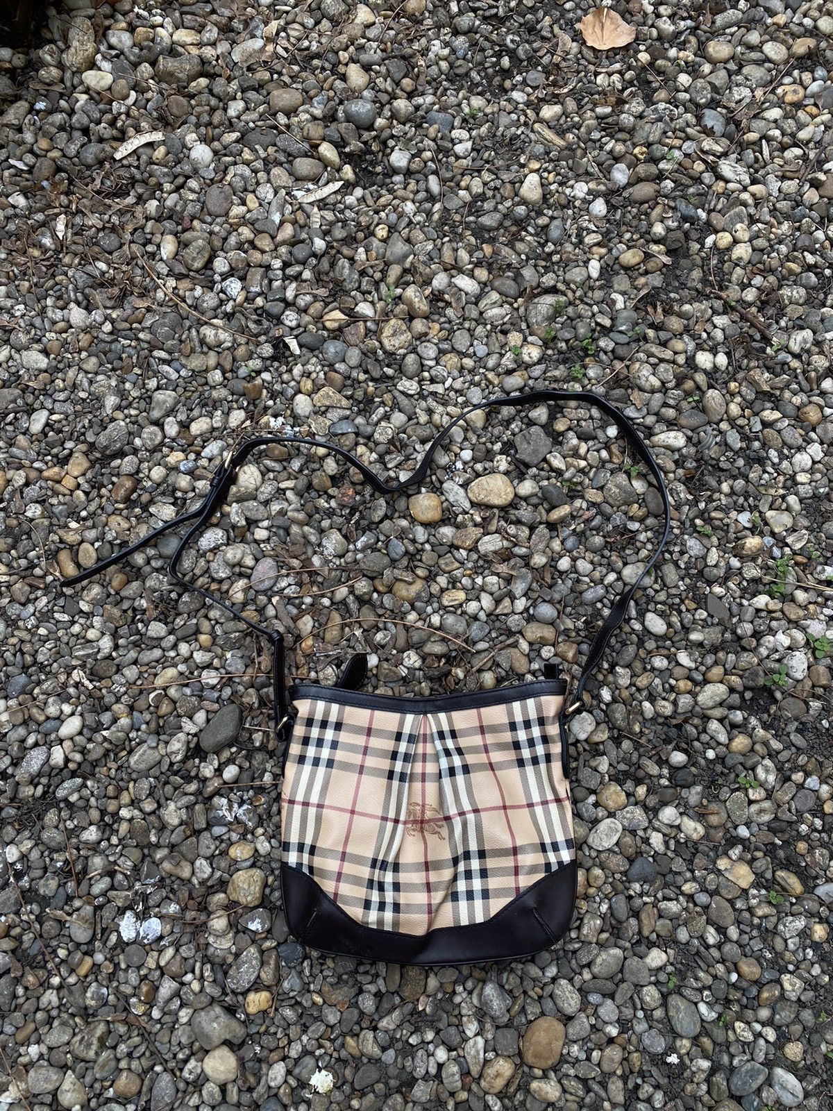 Burberry × Vintage Burberry Nova Check Crossbody Bag Size ONE SIZE - 1 Thumbnail