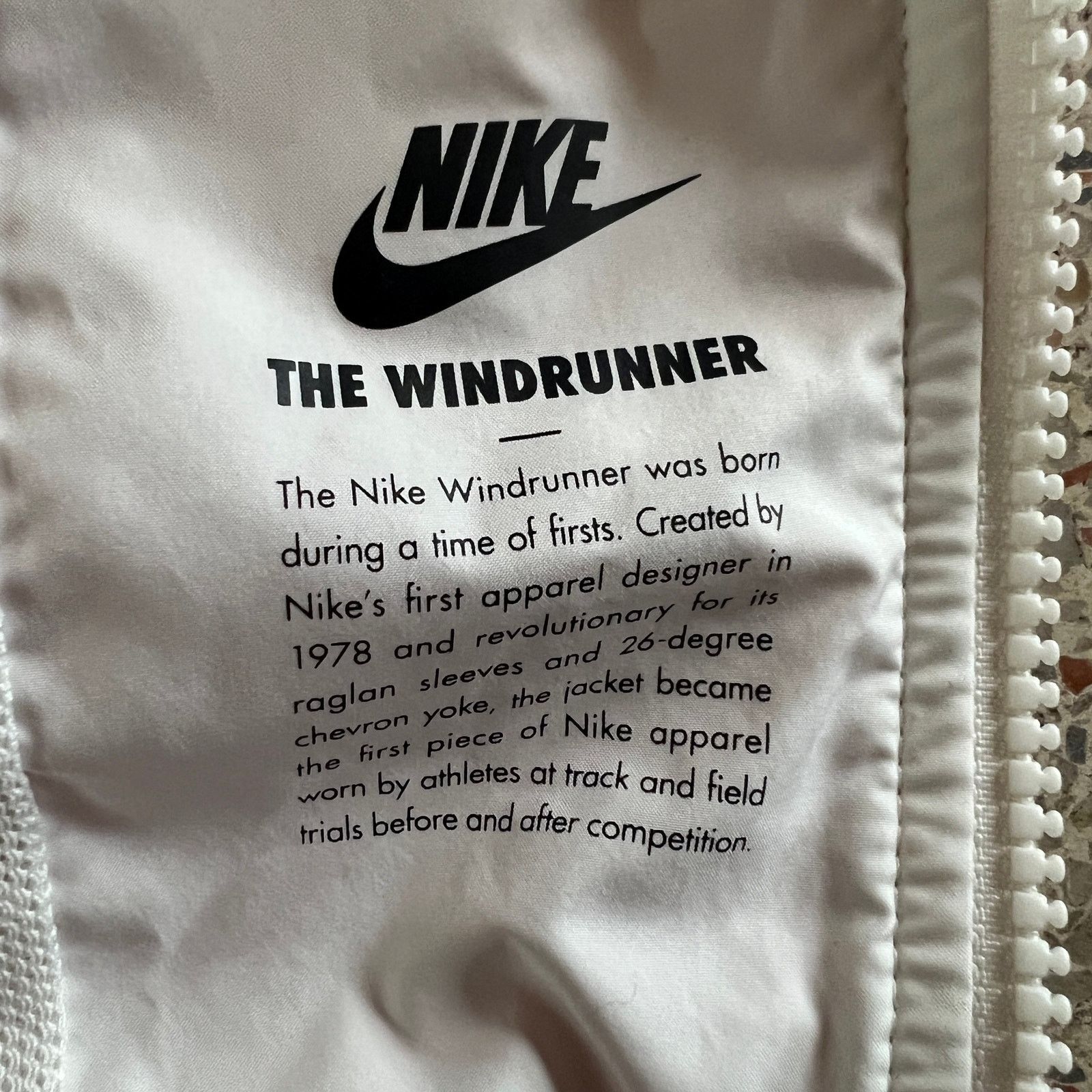 Nike Nike Windrunner Hooded Windbreaker Jacket Red White Size S / US 4 / IT 40 - 6 Thumbnail
