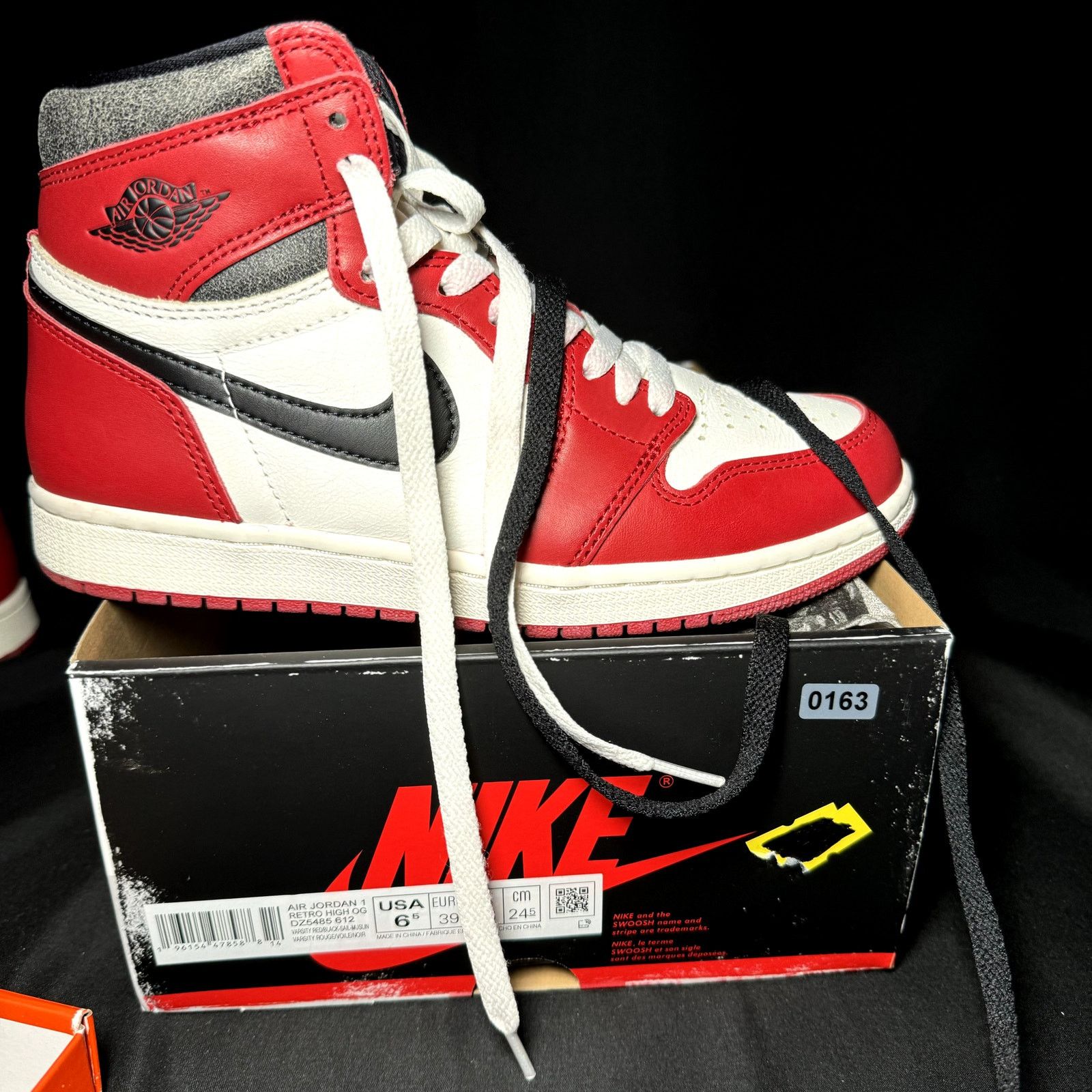 Jordan Brand × Nike Nike Air Jordan 1 Retro High OG Chicago Lost & Found 2022 Size US 6.5 / EU 39-40 - 1 Thumbnail