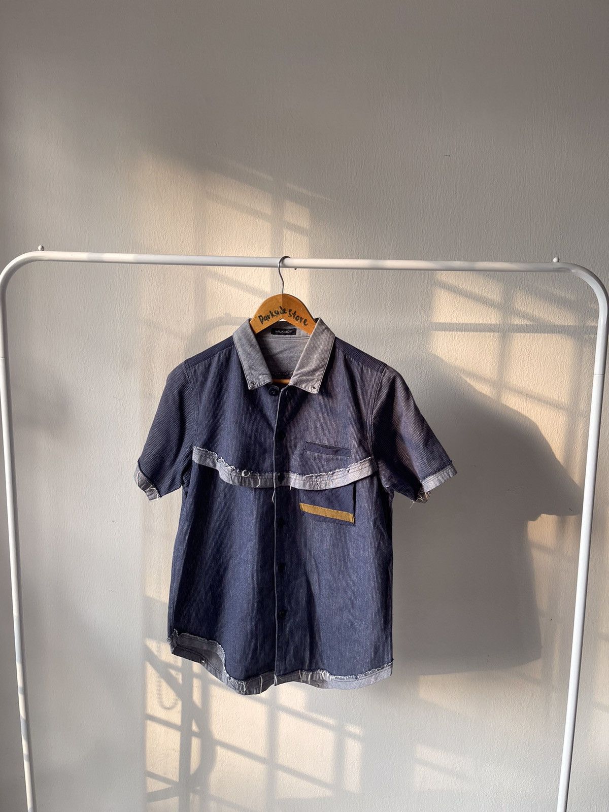 20471120 × Beauty Beast 90s Milkboy Distressed Button Up Shirt Size US S / EU 44-46 / 1 - 2 Thumbnail