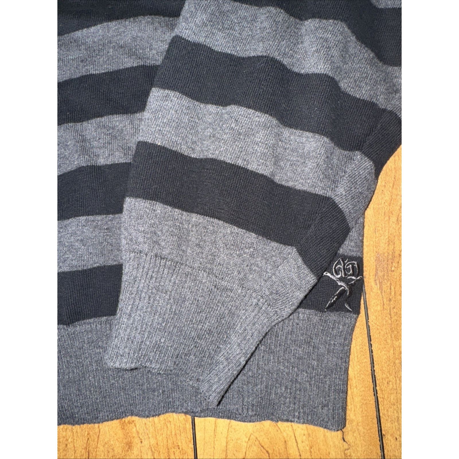 Artful Dodger × Vintage Artful Dodger Striped V-Neck Sweater Black Gray 3XL Size US XXL / EU 58 / 5 - 2 Thumbnail