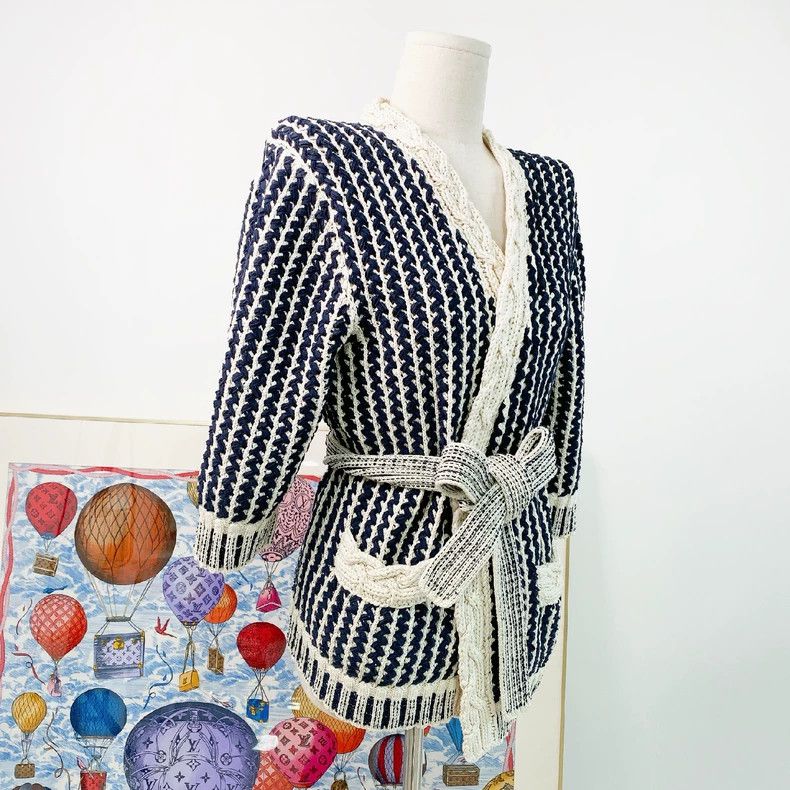 Chanel Chanel Blue jacket 2504-Nextarrow Size M / US 6-8 / IT 42-44 - 3 Thumbnail