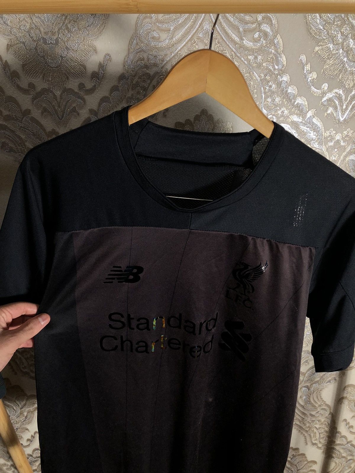 Vintage NEW BALANCE FC LIVERPOOL ENGLAND SOCCER JERSEY RETRO Y2K 90s Size US L / EU 52-54 / 3 - 3 Thumbnail