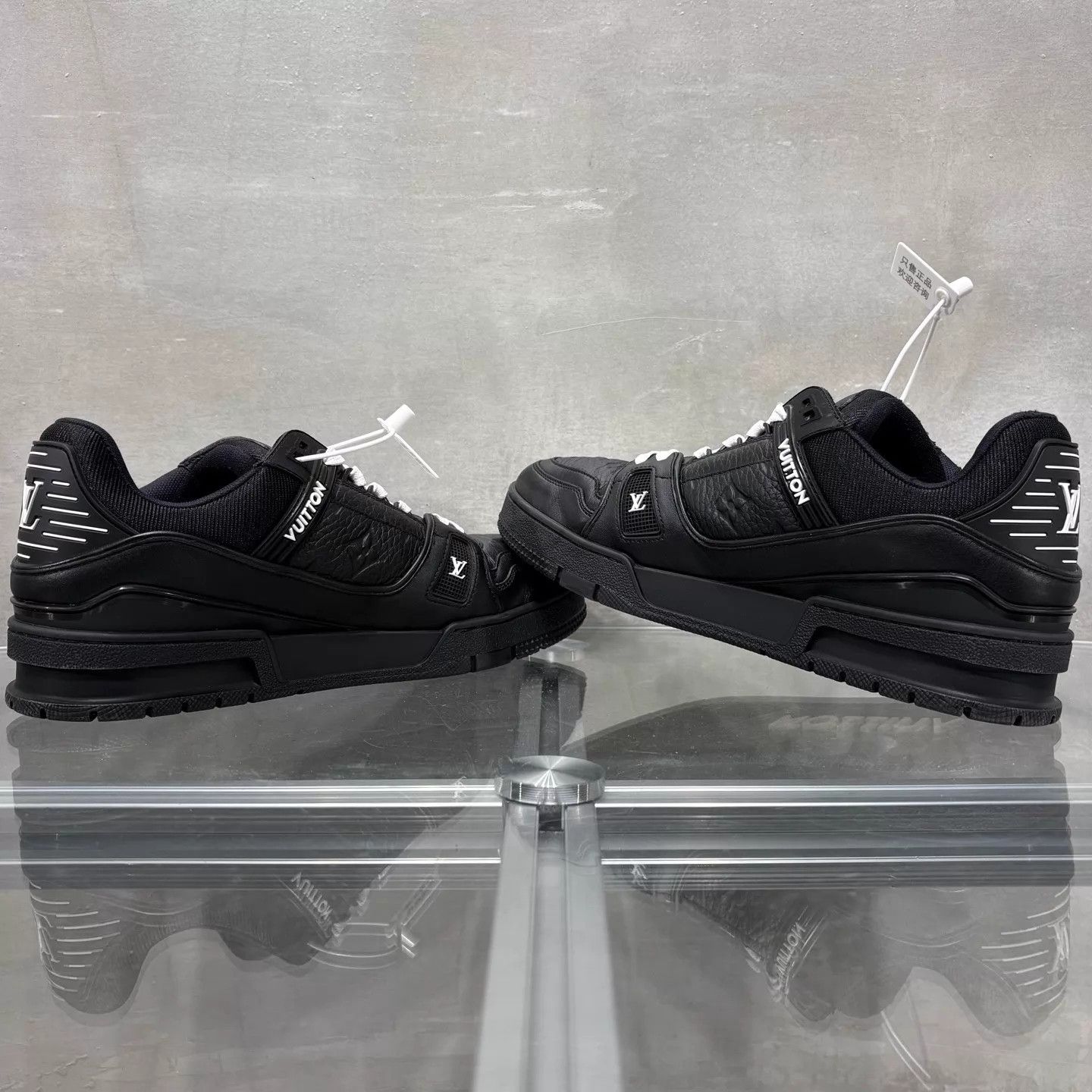 Louis Vuitton LV Trainer Black UK7 (41) YH25283 Size US 8 / EU 41 - 5 Thumbnail