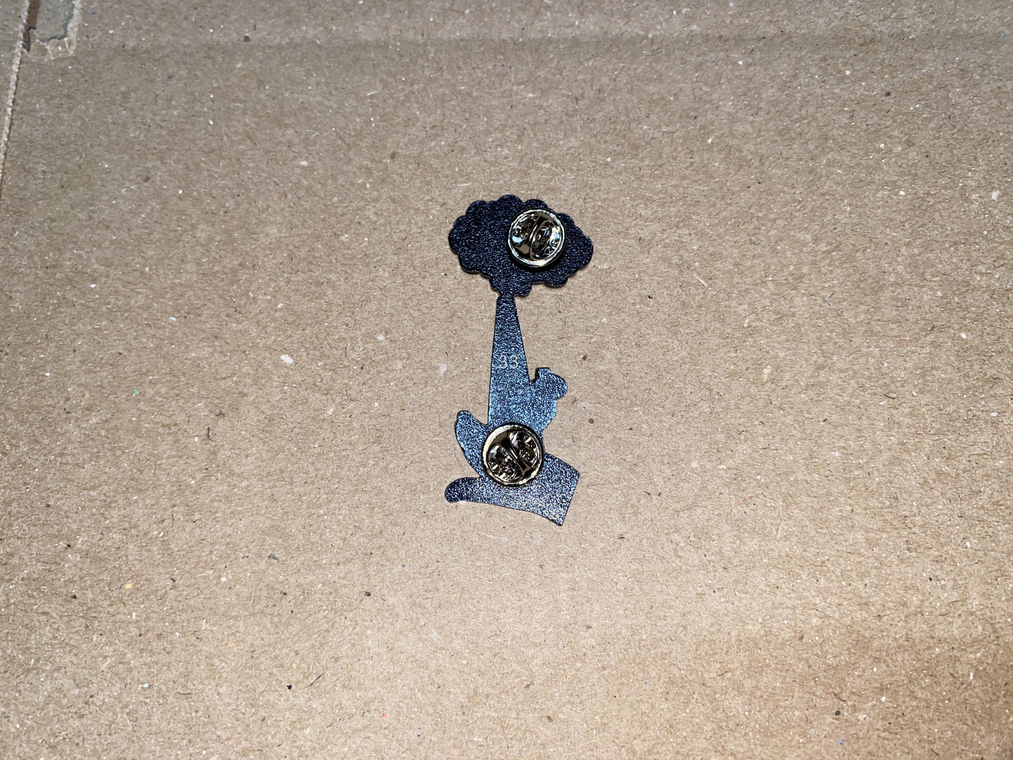 Other Novelty Smoking Enamel Lapel Pin Puff Puff Pass joint bong ! Size ONE SIZE - 3 Thumbnail