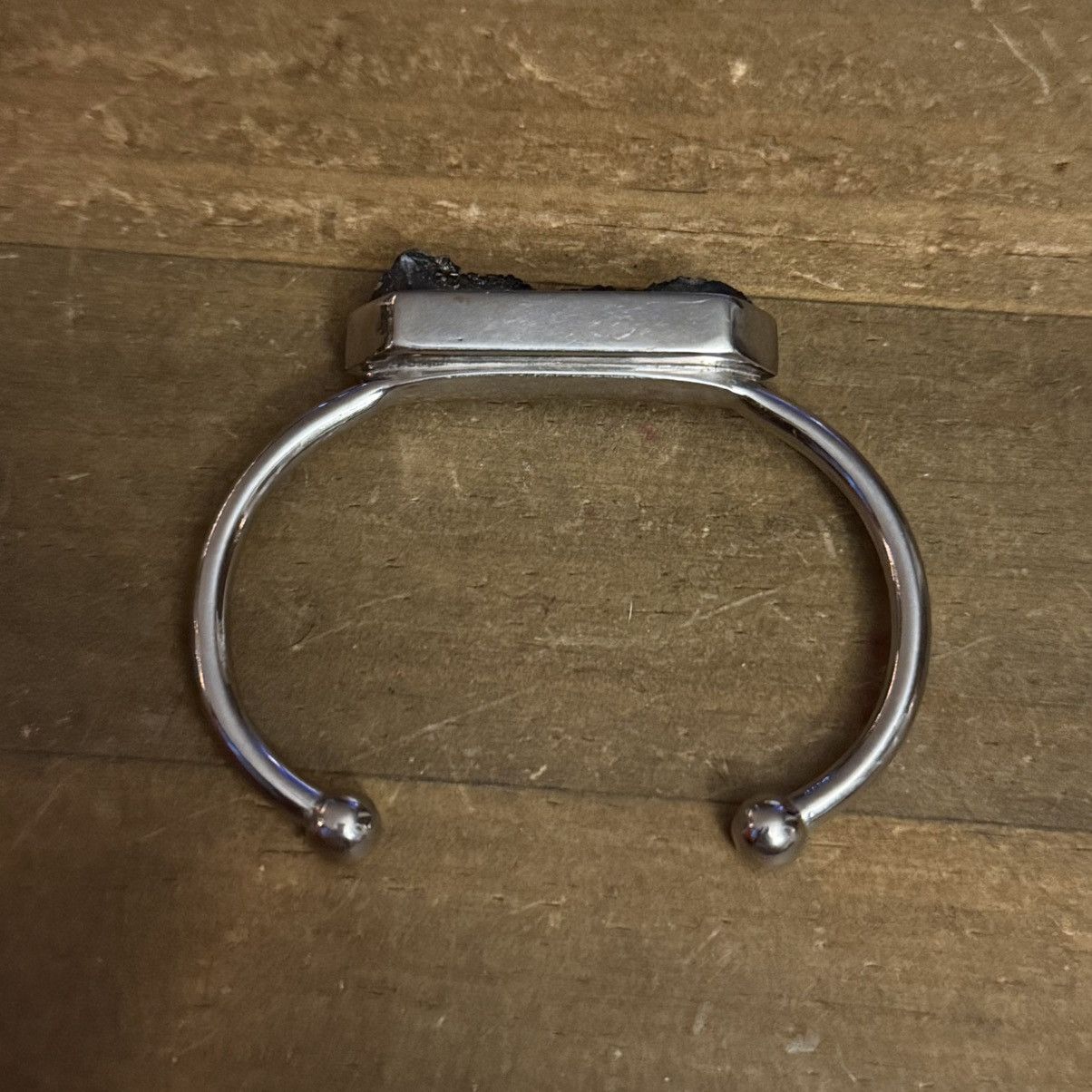 Other Kingsley Armelle Raven Quartz cuff bracelet Size ONE SIZE - 3 Thumbnail