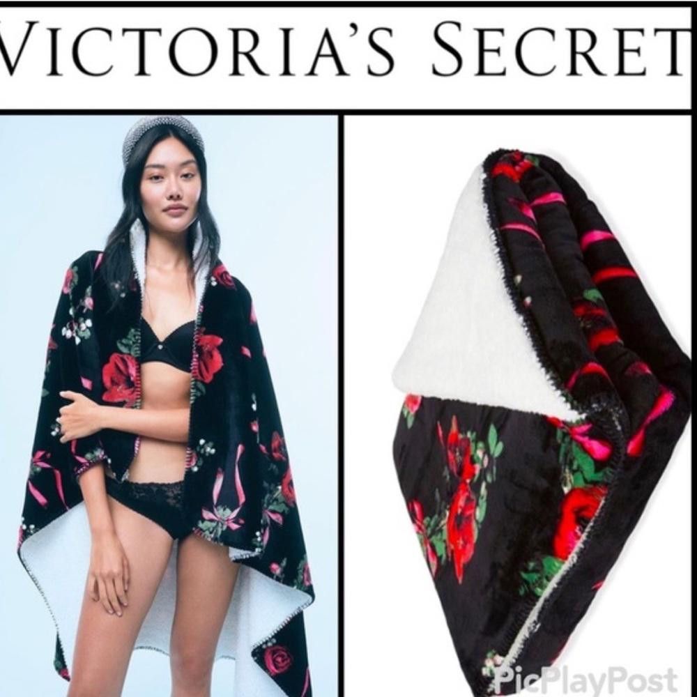 Designer Victoria’s Secret l Plush Fleece Floral Blanket Size ONE SIZE - 7 Thumbnail