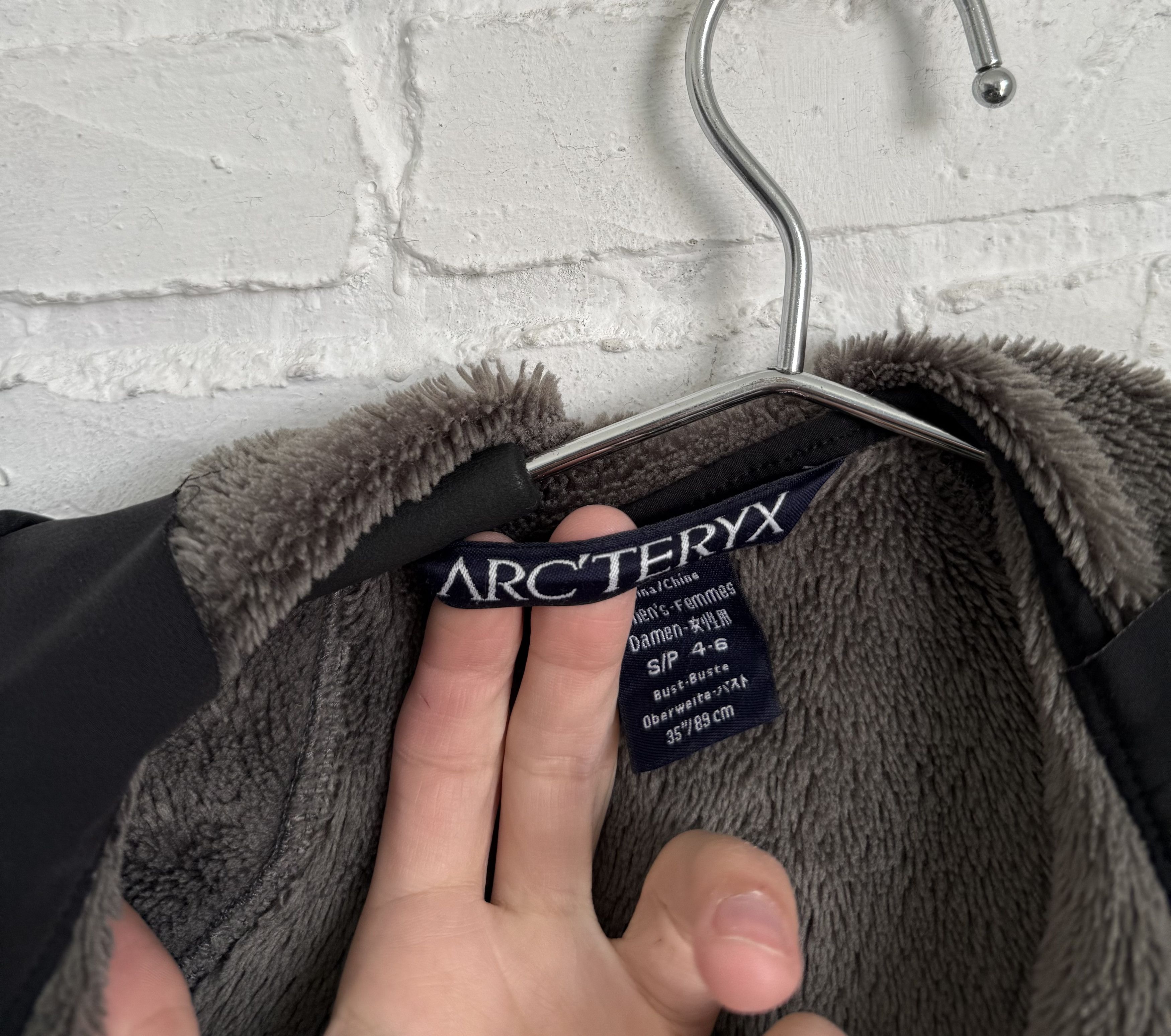 Arc'teryx Vintage Arc’teryx Softshell Jacket Polartec Teddy Fleece Size S / US 4 / IT 40 - 4 Thumbnail
