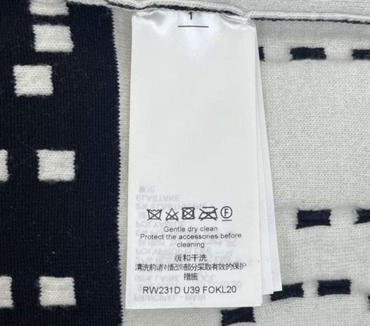 Louis Vuitton Louis Vuitton Black and white wide sheep wool sweater Size US M / EU 48-50 / 2 - 7 Thumbnail