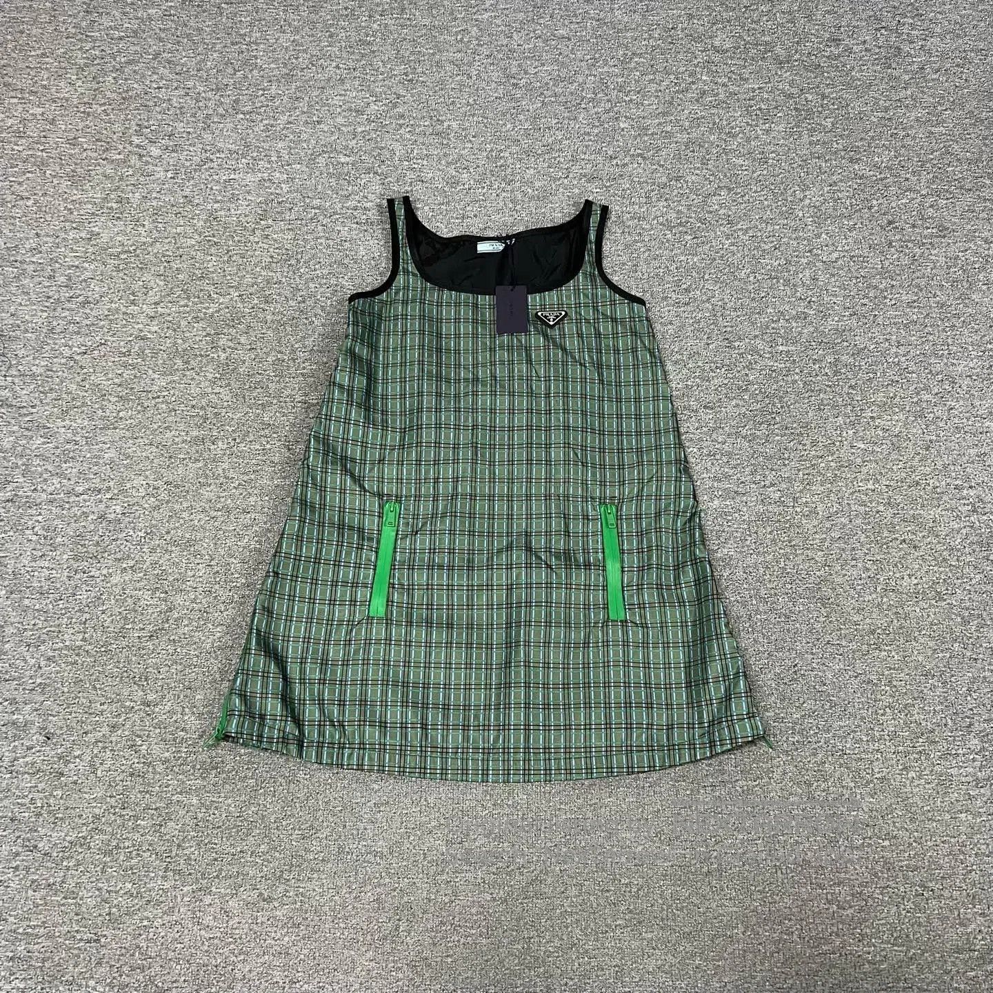 Prada Prada Triangle Logo Green Plaid Nylon Dress. Size S / US 4 / IT 40 - 3 Thumbnail