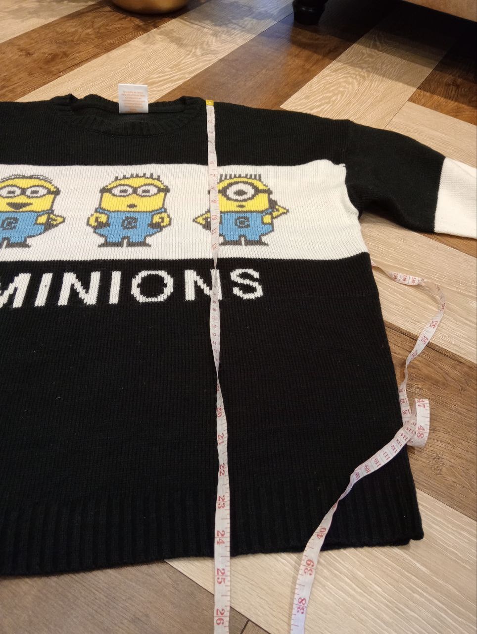 Universal Studios DESPICABLE ME MINIONS KNITWEAR SWEATER Size L / US 10 / IT 46 - 9 Thumbnail