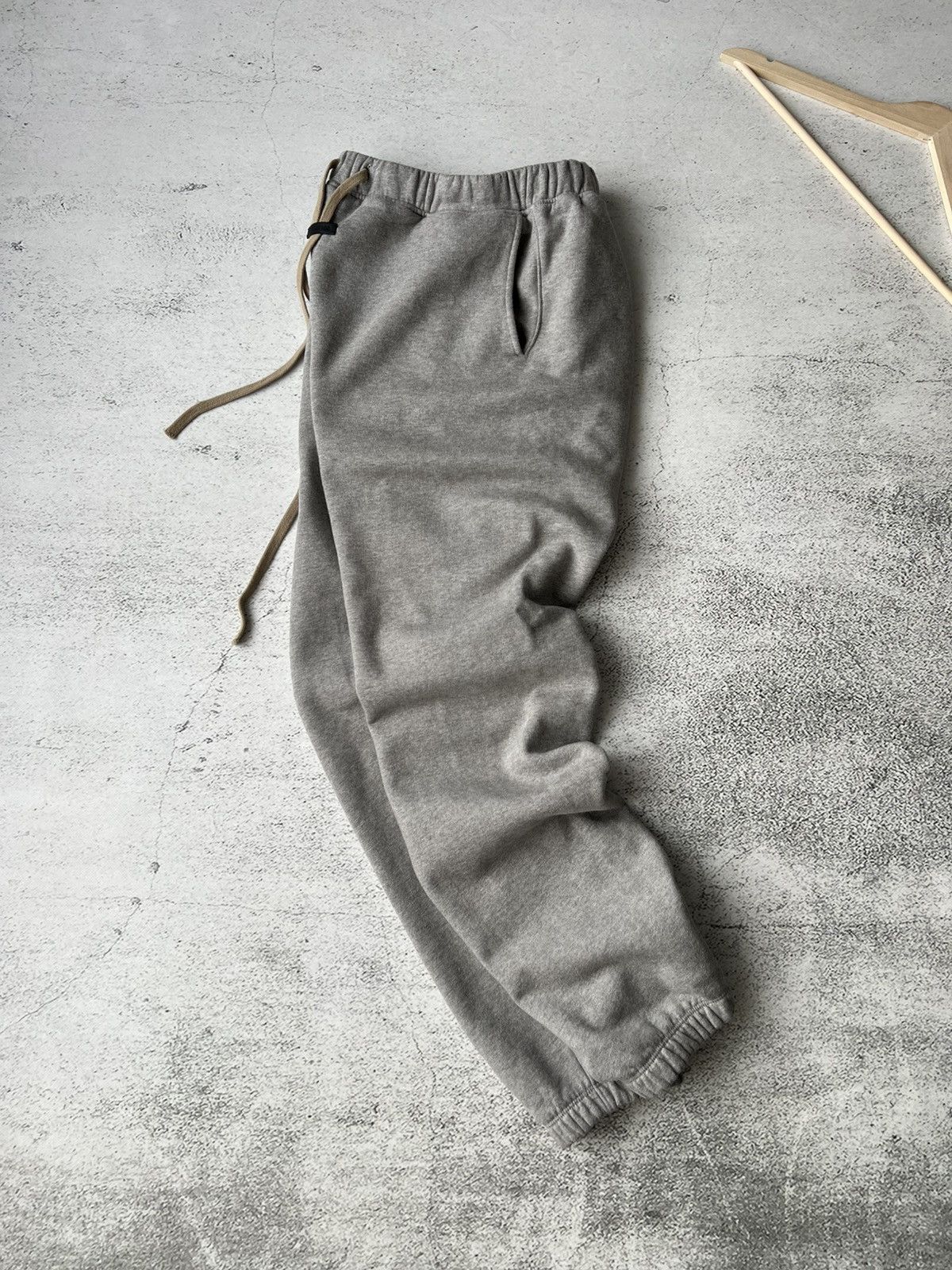 Fear of God 🔥 Fear of God Sweatpants – Classic Grey / Size M Rare🔥 Size US 32 / EU 48 - 1 Thumbnail