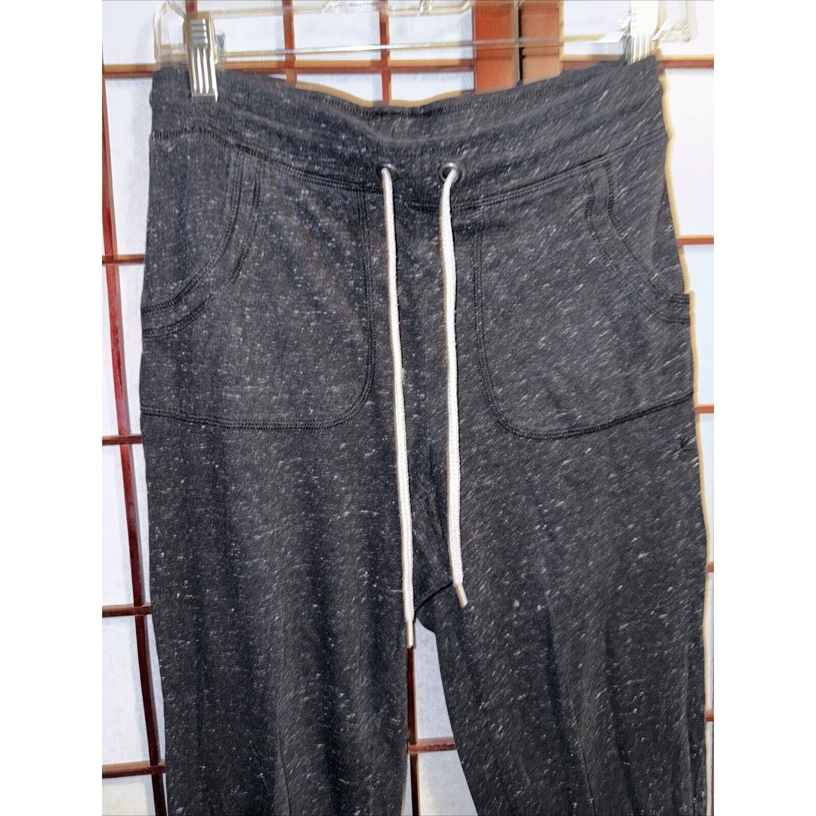 Other Danskin Now Gray Knit Workout Pants Women’s Size S 4/6 Draws Size 24" / US 00 / IT 34 - 7 Thumbnail