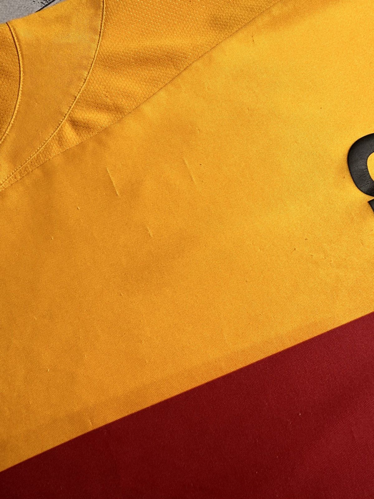 Adidas Vintage adidas Galatasaray soccer jersey size M rare Size US M / EU 48-50 / 2 - 4 Thumbnail