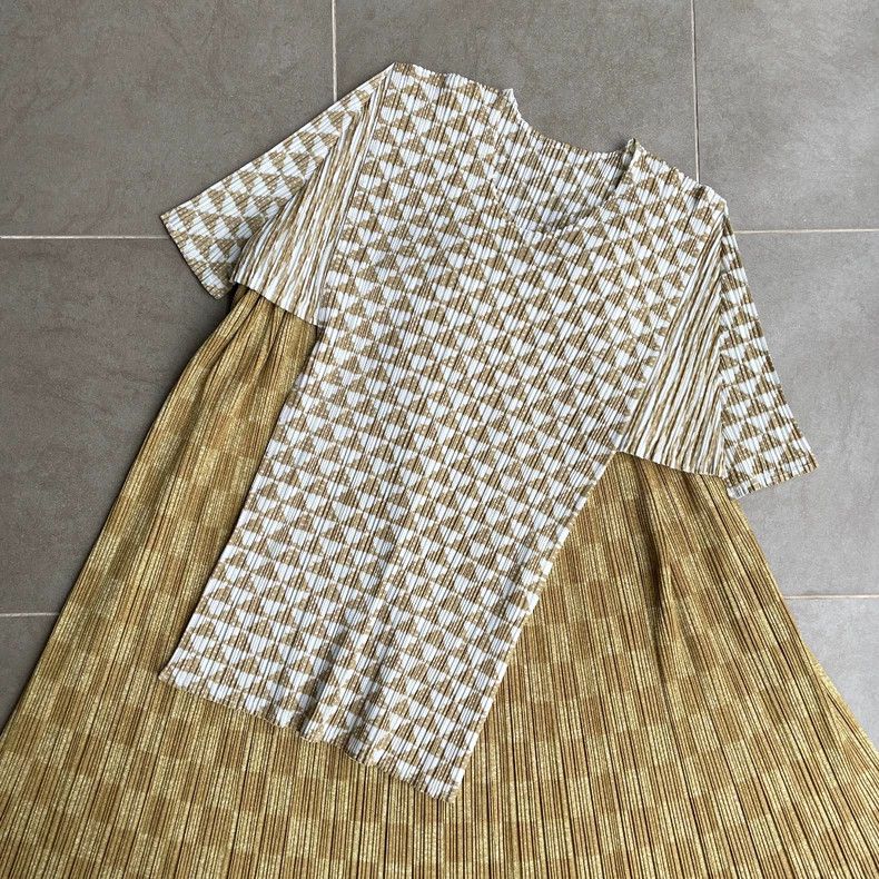 Issey Miyake Issey Miyake size:3 Yellow pleated short-sleeved top Size M / US 6-8 / IT 42-44 - 2 Thumbnail
