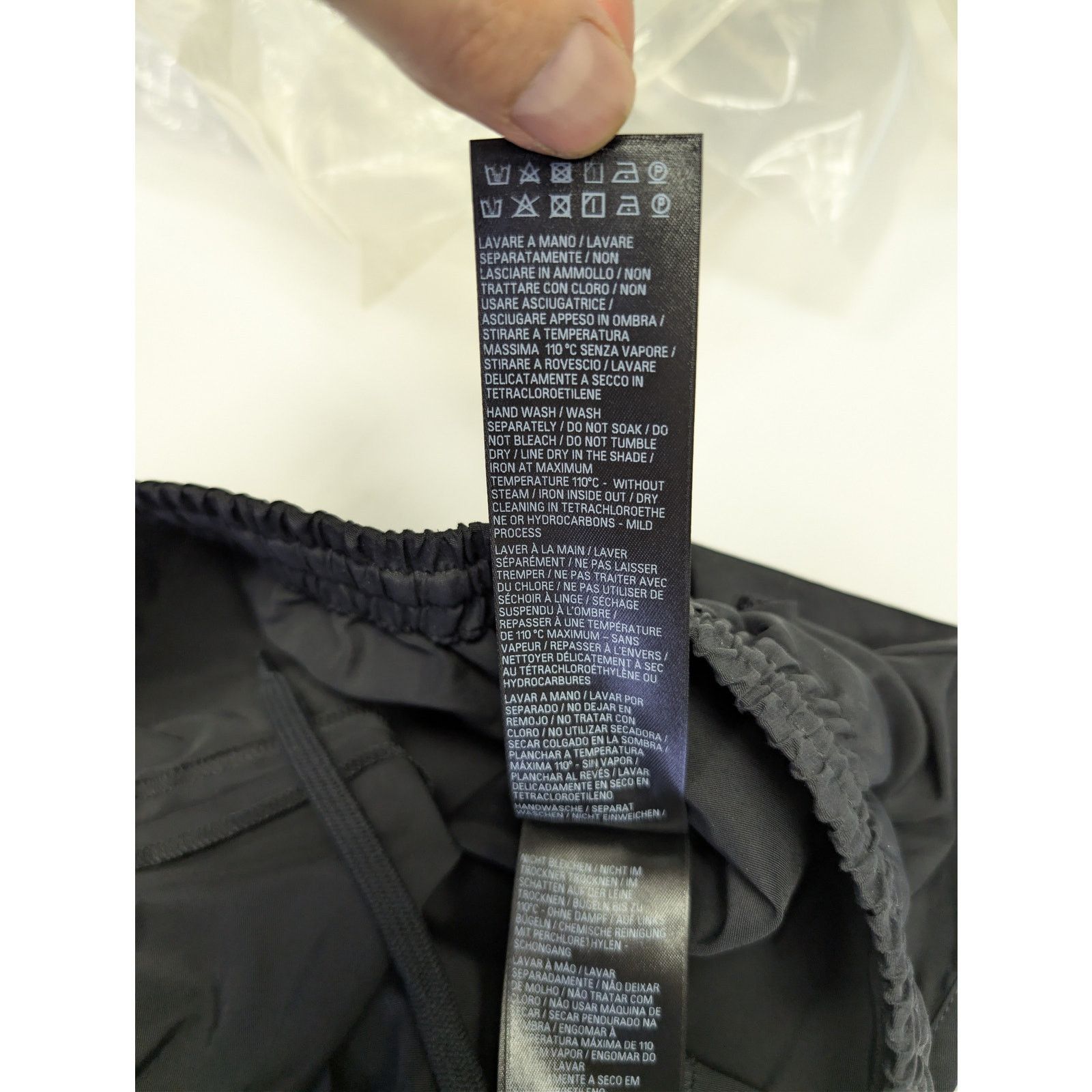 Balenciaga o1rshd1 Q:2 / Technical Faille Running Shorts in Black Size US 32 / EU 48 - 15 Thumbnail