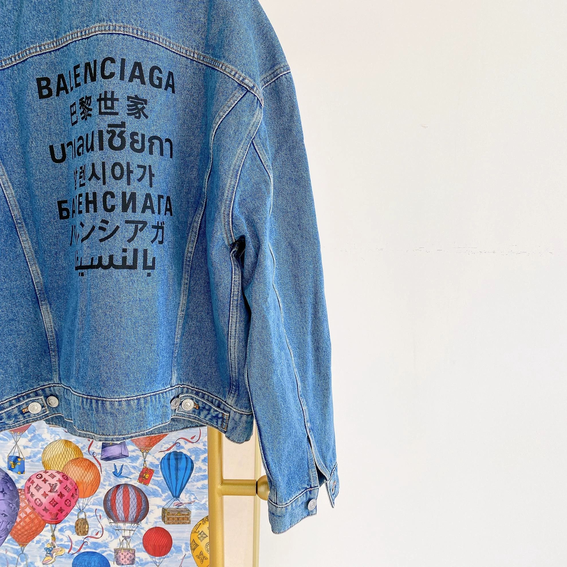 Balenciaga Balenciaga blue logo denim jacket 48 Size US M / EU 48-50 / 2 - 6 Thumbnail