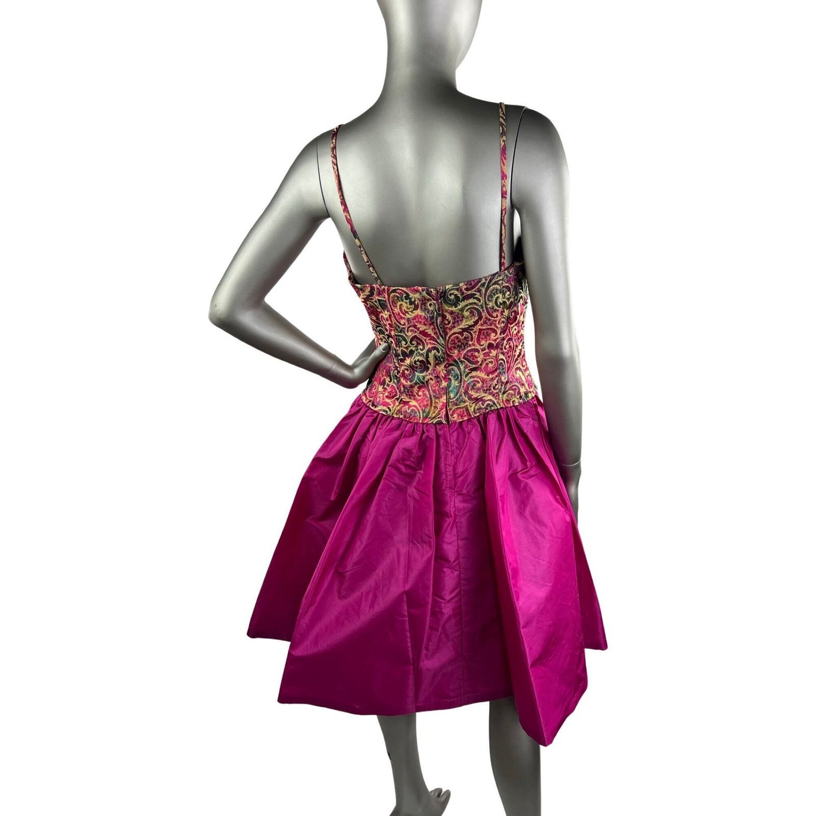 Vintage Vintage 1980s Victor Costa Fuchsia Dress Crystal Buttons SM Size S / US 4 / IT 40 - 2 Thumbnail