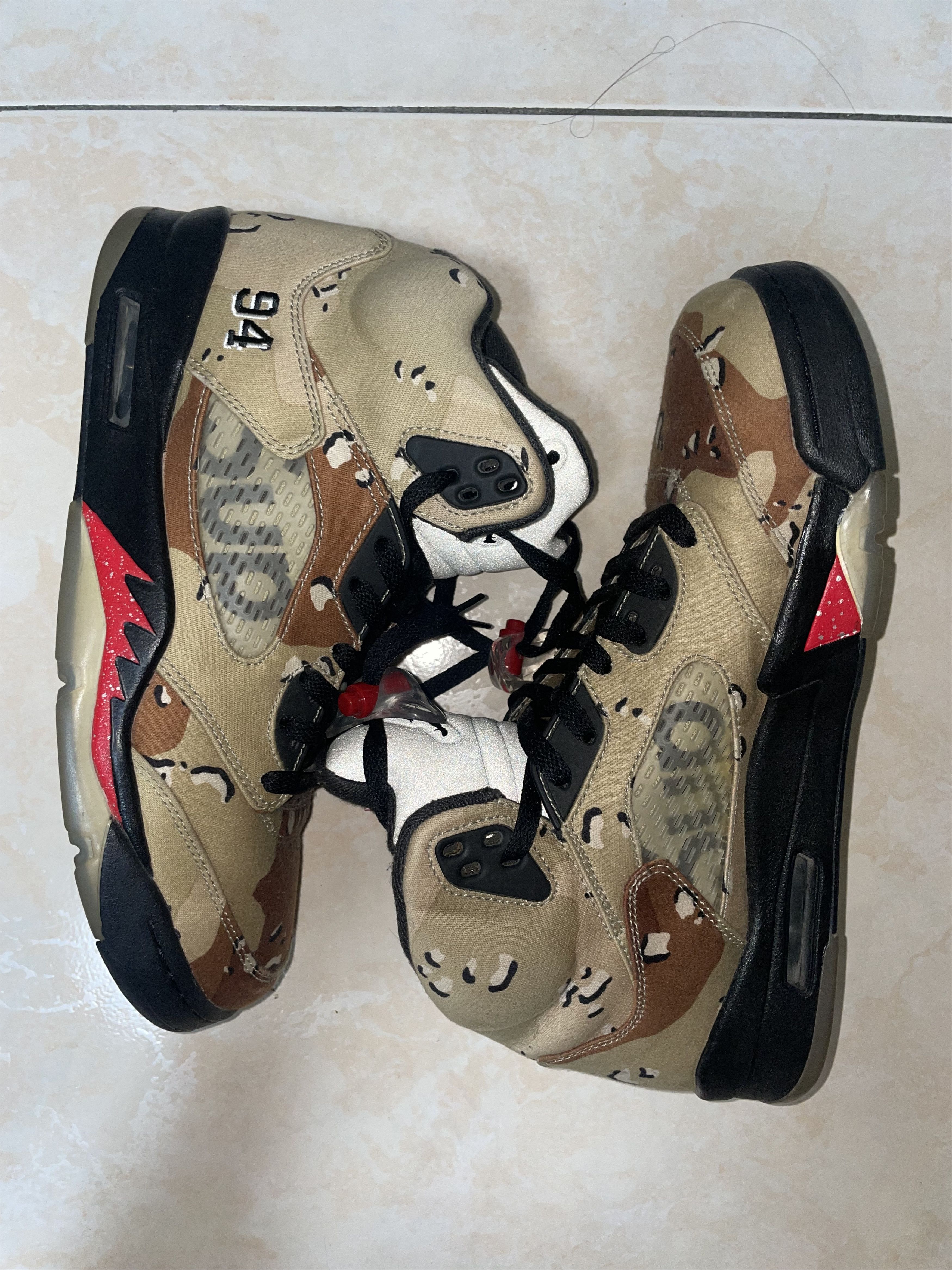 Supreme Supreme x Nike Jordan 5 Retro Desert Camo Size US 10 / EU 43 - 1 Thumbnail