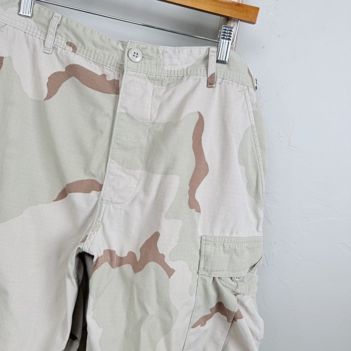 Other Vintage US Military Desert Camo Cutoff Baggy Shorts size Med Size US 32 / EU 48 - 2 Thumbnail