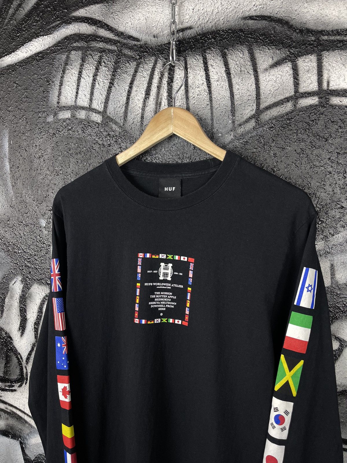 Huf HUF Worldwide Atelier Black Long Sleeve T-Shirt Men’s Size M Size US M / EU 48-50 / 2 - 2 Thumbnail