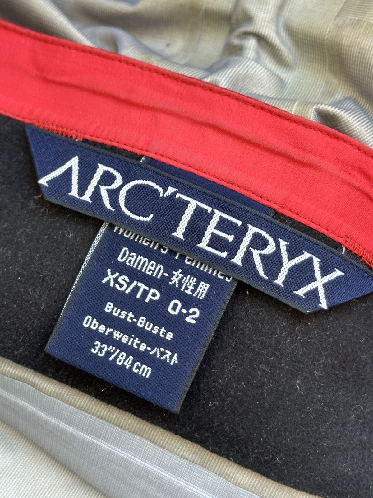 Arc'teryx Vintage Arc’teryx Beta AR Gore-Tex XCR Hardshell Jacket XS Size XS / US 0-2 / IT 36-38 - 11 Thumbnail