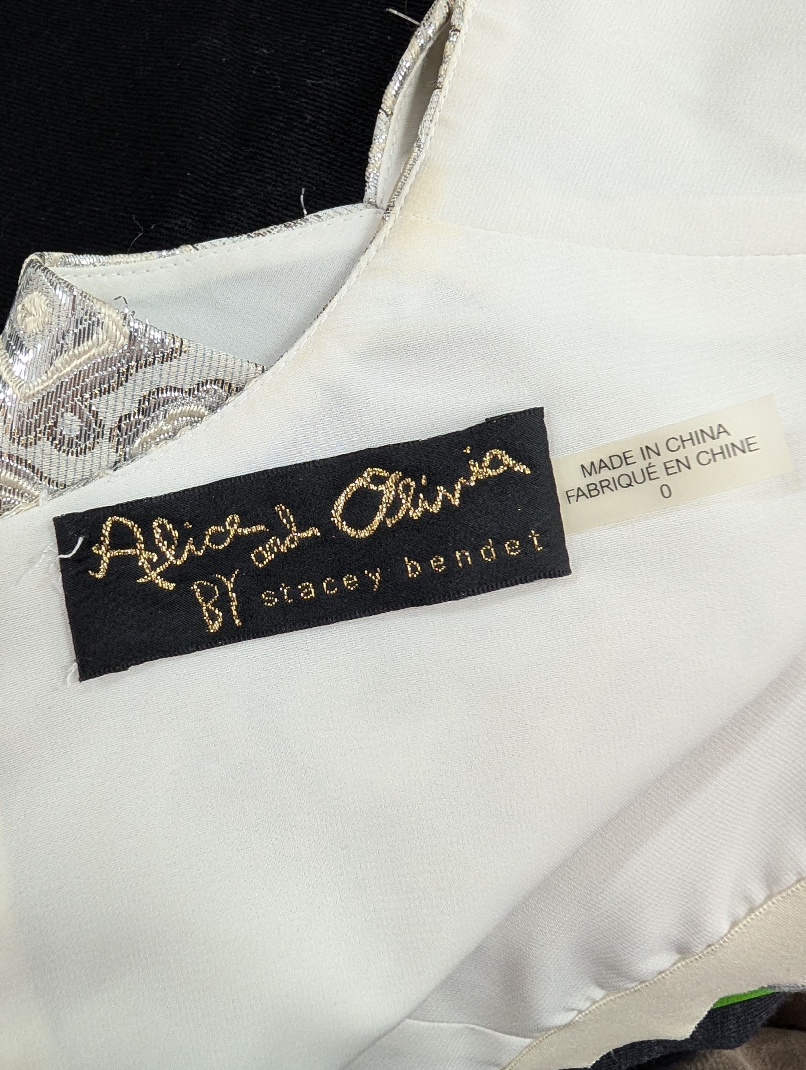 Alice + Olivia Alice And Olivia Silver Embroidered Cropped Top Size XS / US 0-2 / IT 36-38 - 4 Thumbnail