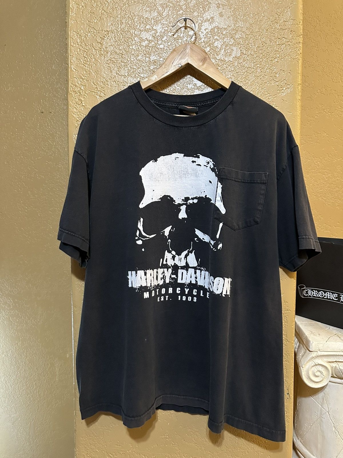 Harley Davidson RARE faded Harley Davidson Skull Pocket tee Size US XL / EU 56 / 4 - 1 Thumbnail