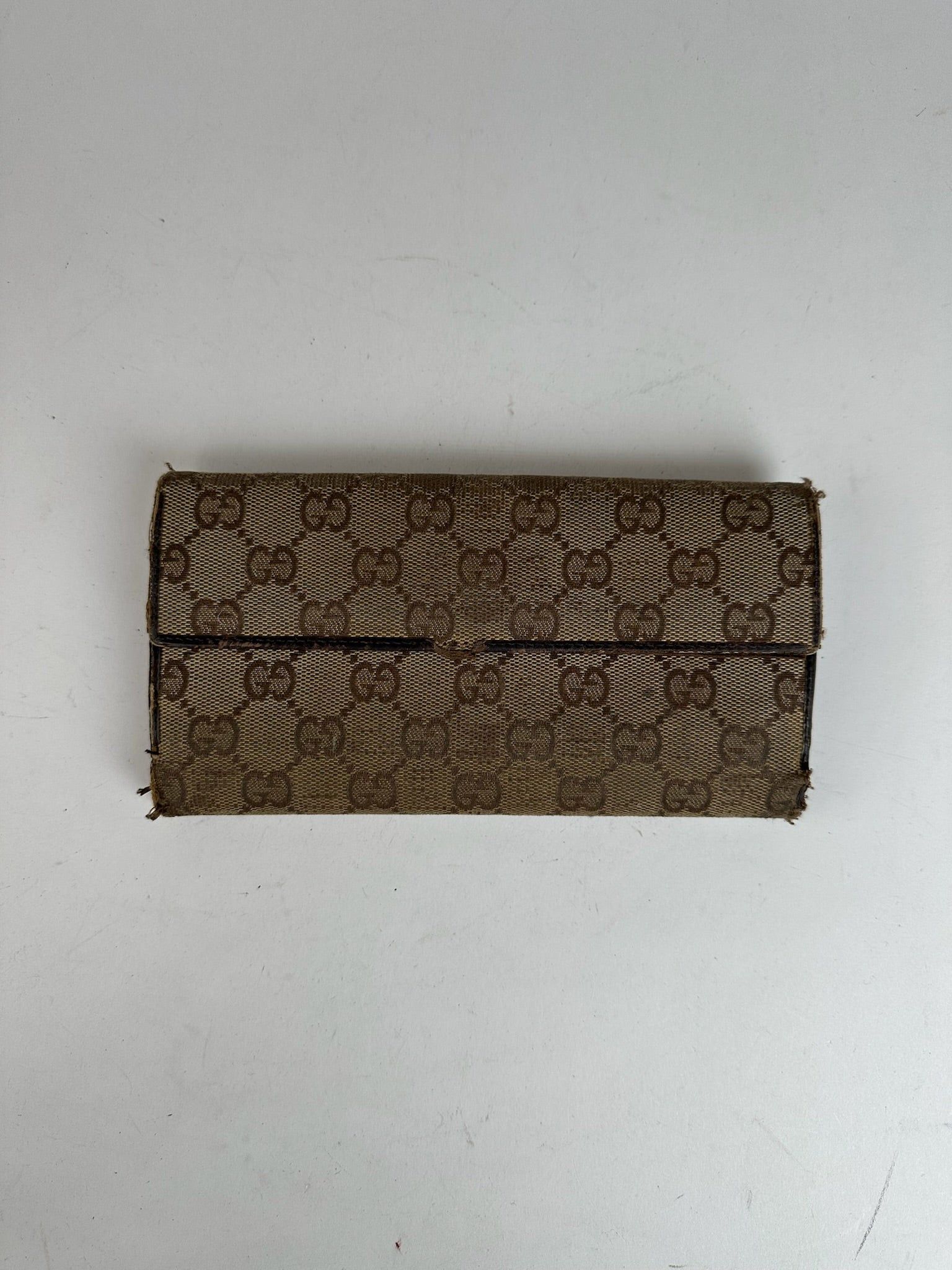 Gucci Vintage Monogramm Leather Wallet Beige Size ONE SIZE - 1 Thumbnail