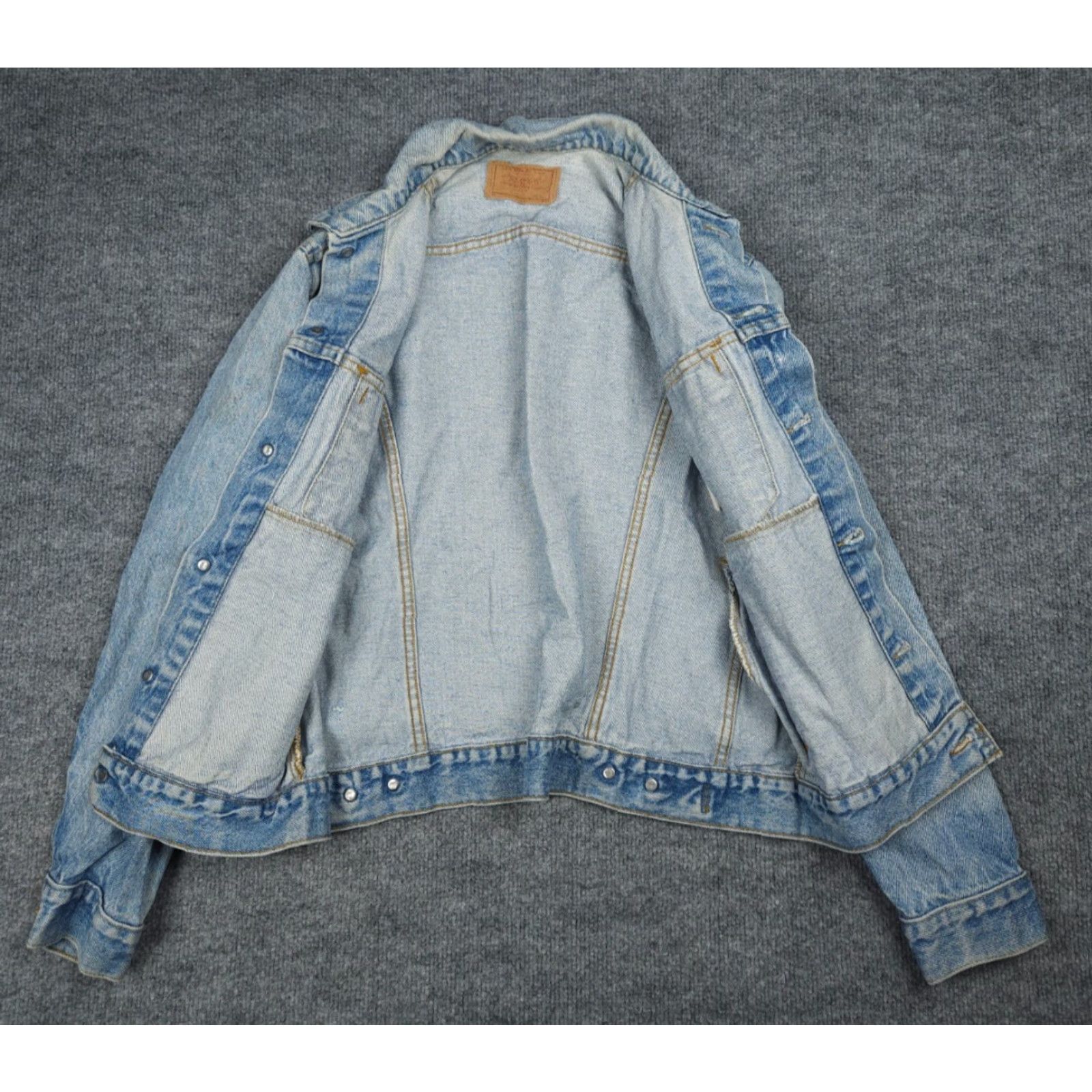 Levi's VINTAGE Levi's Trucker Jacket Denim Blue 40R Men Regular Chest 39" Slim Washed Cotton Lining Button Front Casual Size US 40 / EU 56 - 5 Thumbnail