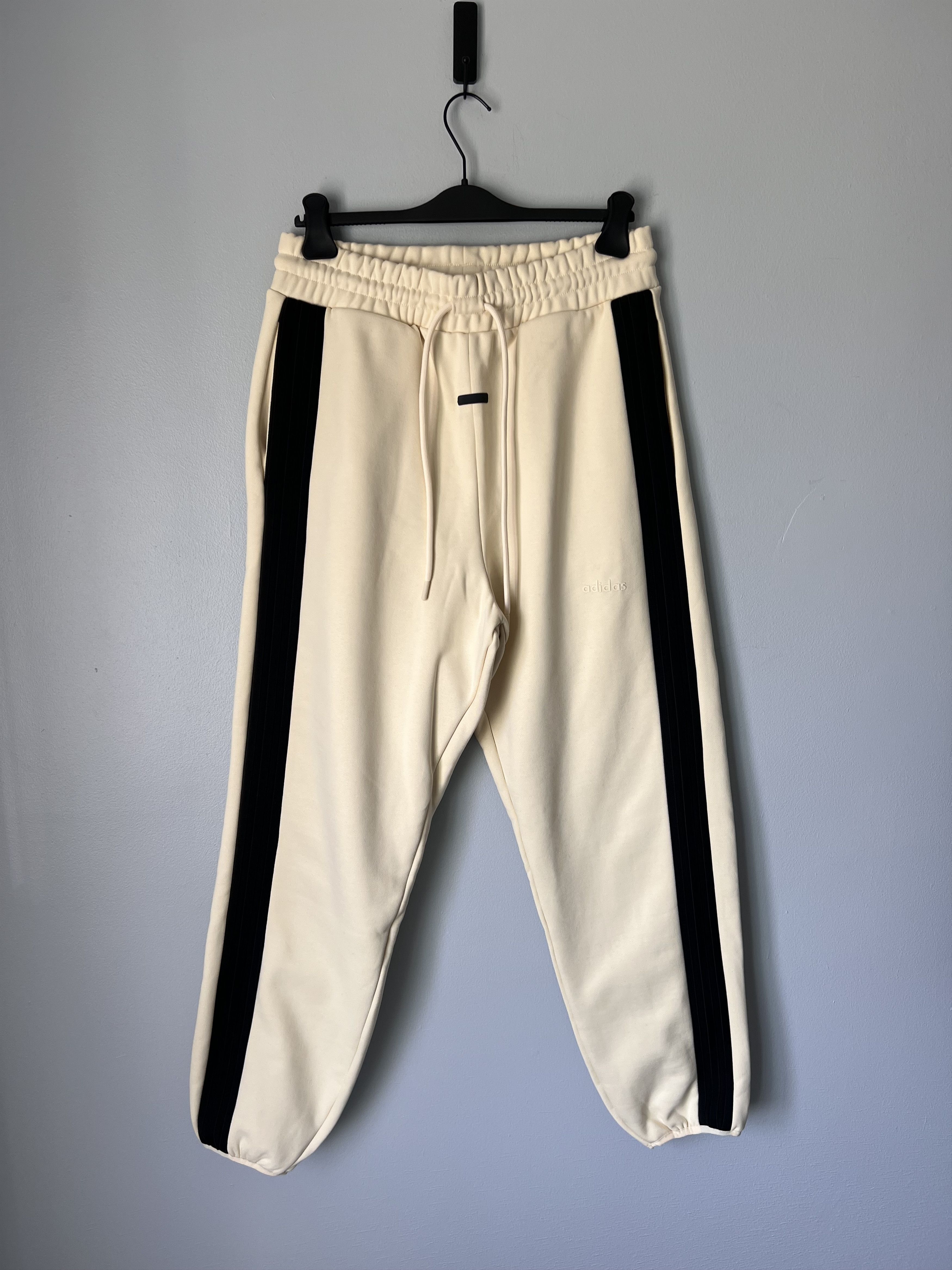 Adidas × Fear of God Adidas Fear of God Athletics Heavy Fleece Sweatpants Cream Size US 34 / EU 50 - 1 Thumbnail