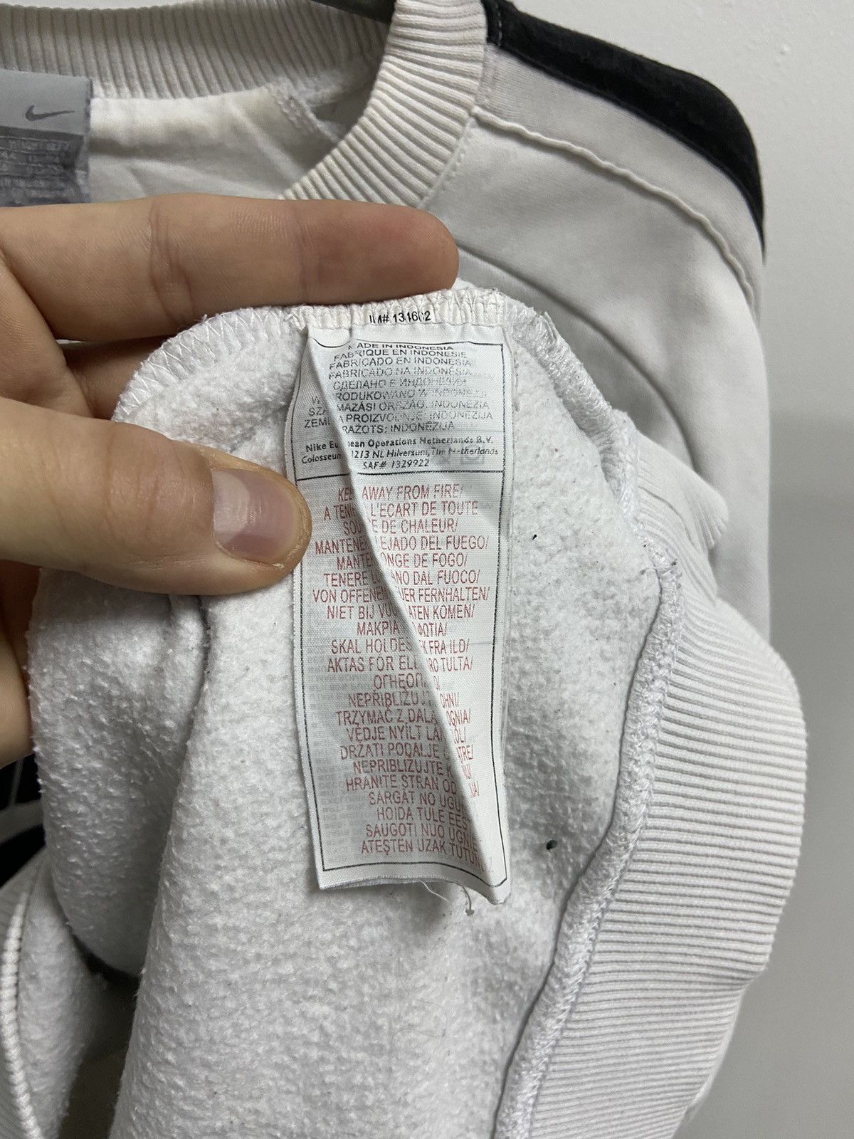 Nike × Vintage Nike Sweatshirt Vintage Big Logo Spell Out Stripes Size US L / EU 52-54 / 3 - 5 Thumbnail