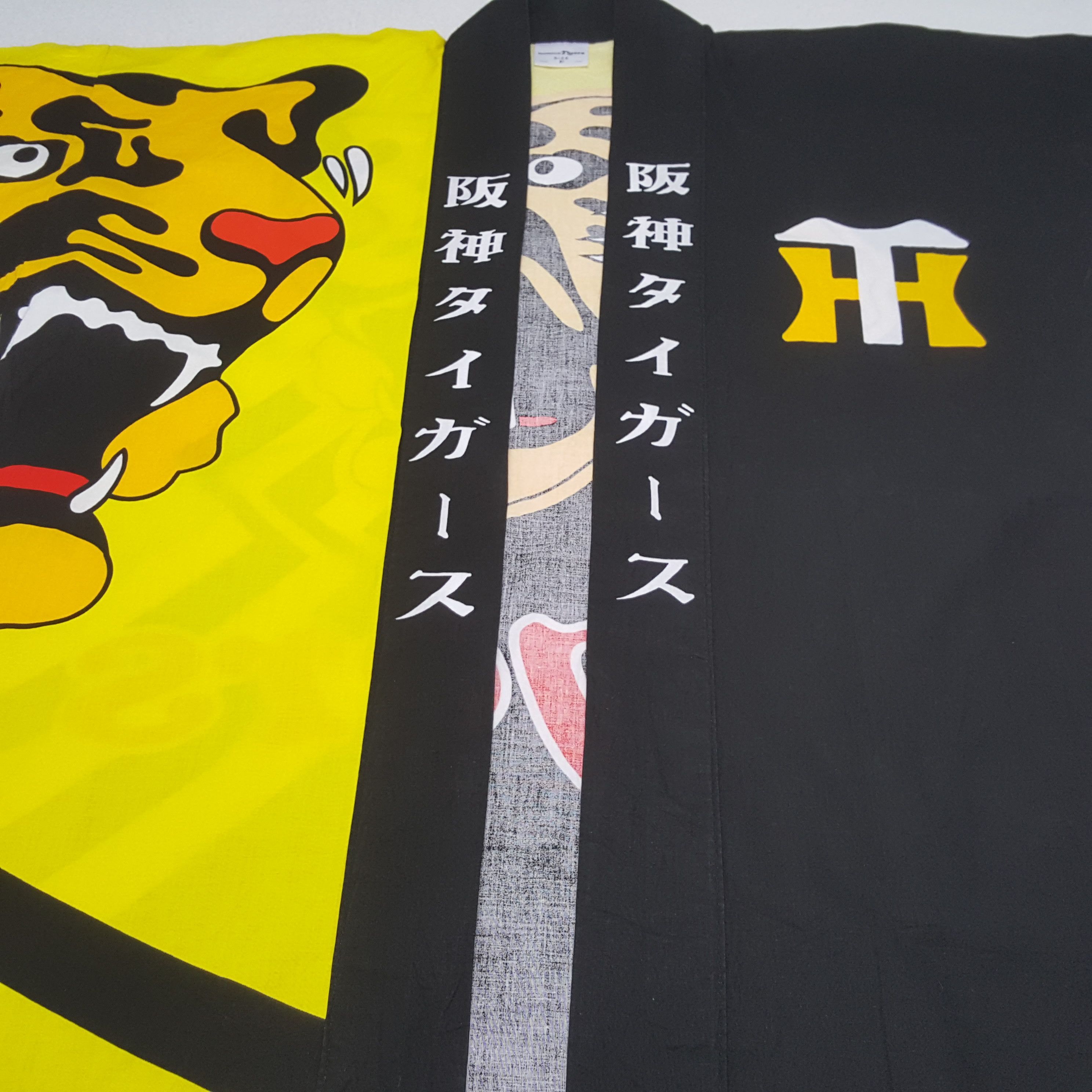 Vintage Vintage Hanshin Tigers Japanese Baseball Team Kimono RR23 Size US L / EU 52-54 / 3 - 8 Thumbnail