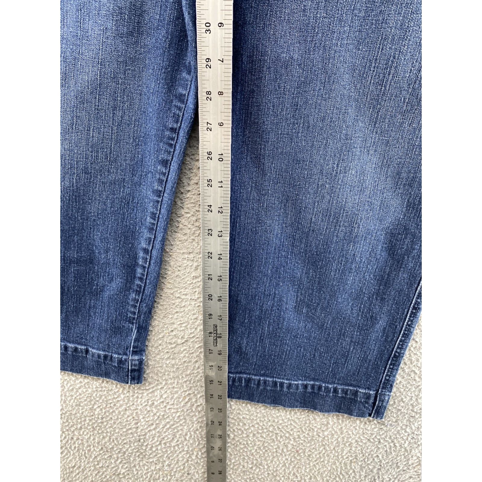 Vintage Woolrich Jeans Cropped Denim Capri Blue 16 Womens Size 16 Capris Pants 100% Cotton Jeans Size 38" / US 16 / IT 52 - 7 Thumbnail