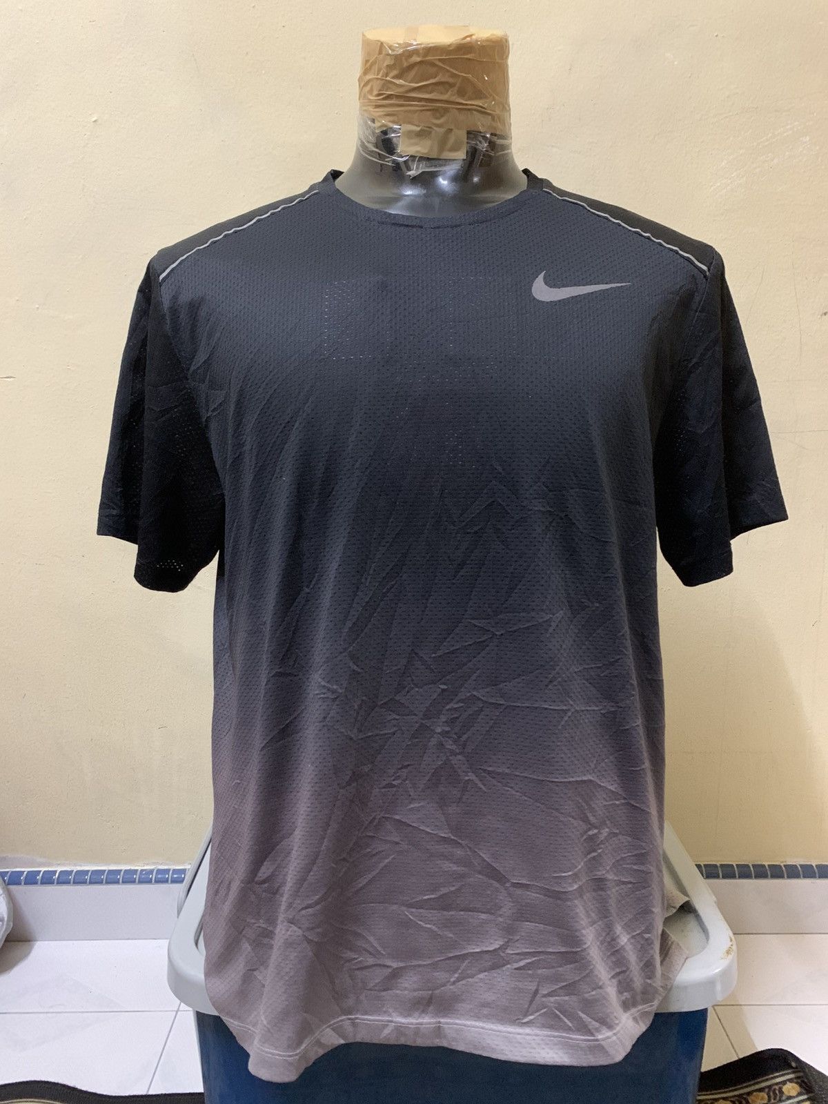 Nike DRI-FIT Running Short Sleeve Jersey Breathable Shirt Jog Size US XL / EU 56 / 4 - 1 Thumbnail