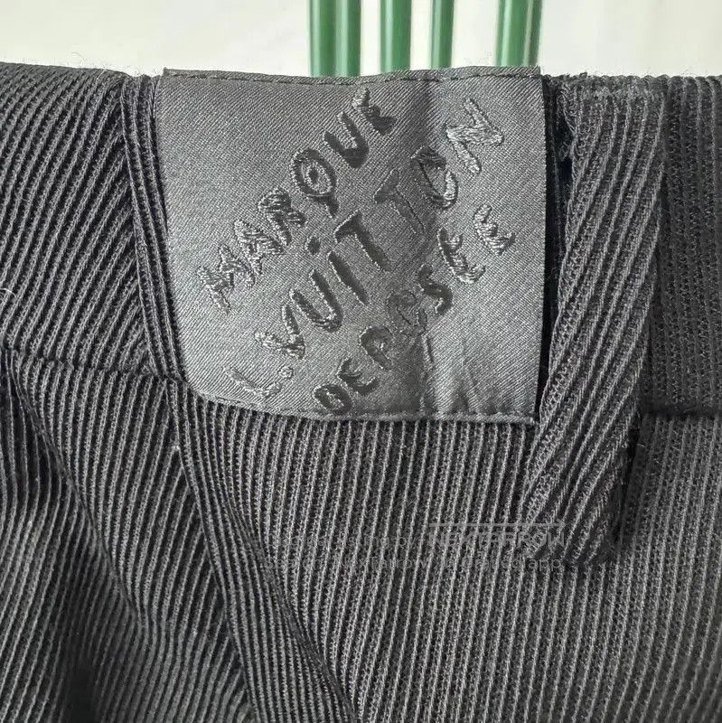 Louis Vuitton Louis Vuitton Spring Autumn Black Wool Casual Pants . Size US 30 / EU 46 - 5 Thumbnail