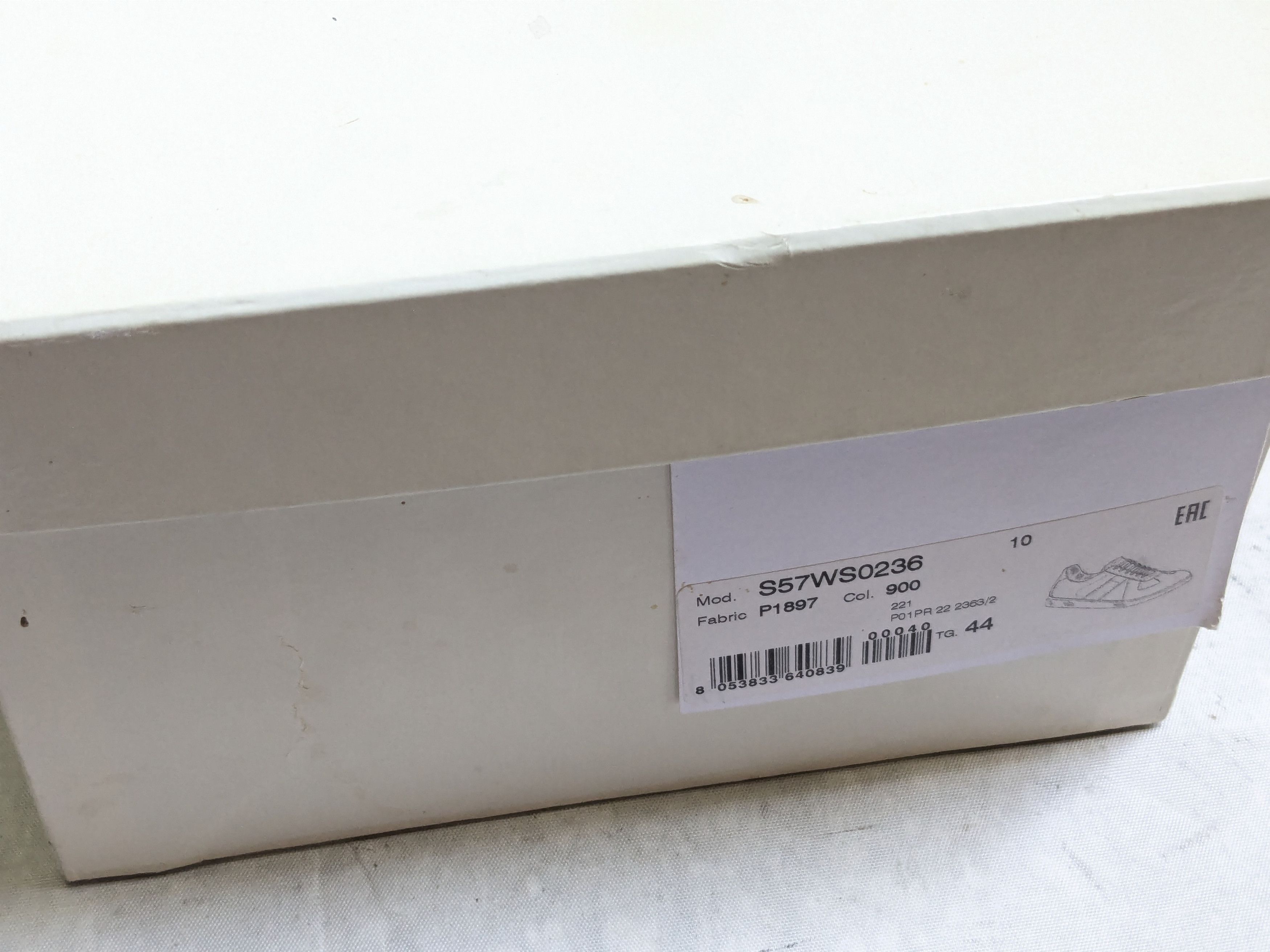 Maison Margiela Maison Margiela Replica GAT Black 11 44 Low Tops Size US 11 / EU 44 - 23 Thumbnail
