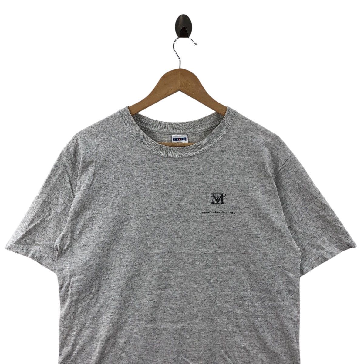 Vintage Vintage 90s The METROPOLITAN MUSEUM Of ART T-Shirt Size US M / EU 48-50 / 2 - 4 Thumbnail