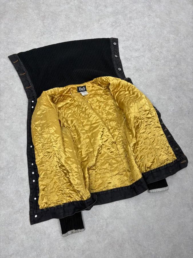 Dolce & Gabbana 2000s Dolce & Gabbana Navy Denim Buttoned Fur Arms Jacket Size US S / EU 44-46 / 1 - 7 Thumbnail