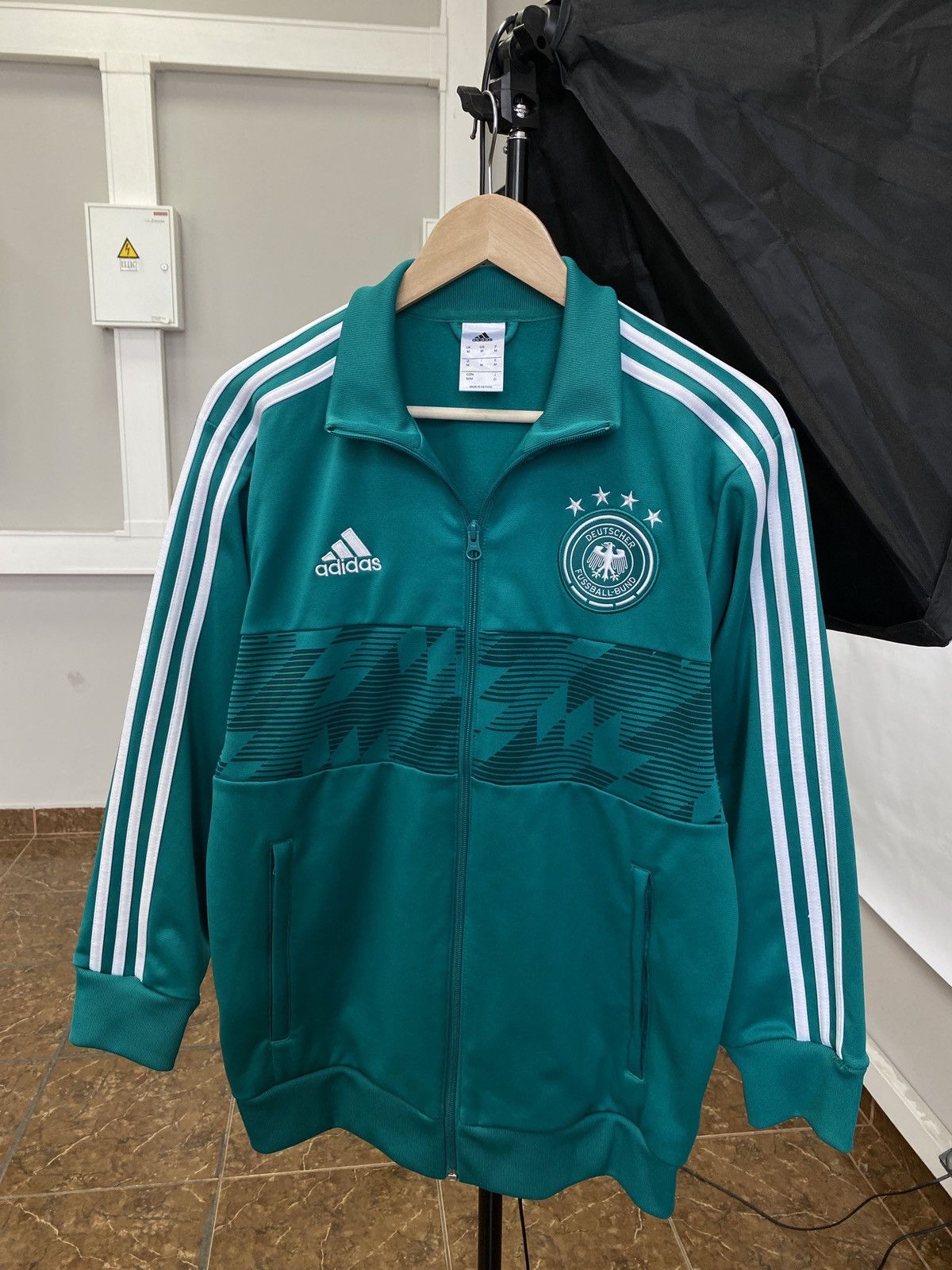 Adidas 🇩🇪 Y2K Adidas Germany 2018 S Jersey Soccer Zip Hoodie Rare Size US M / EU 48-50 / 2 - 1 Thumbnail