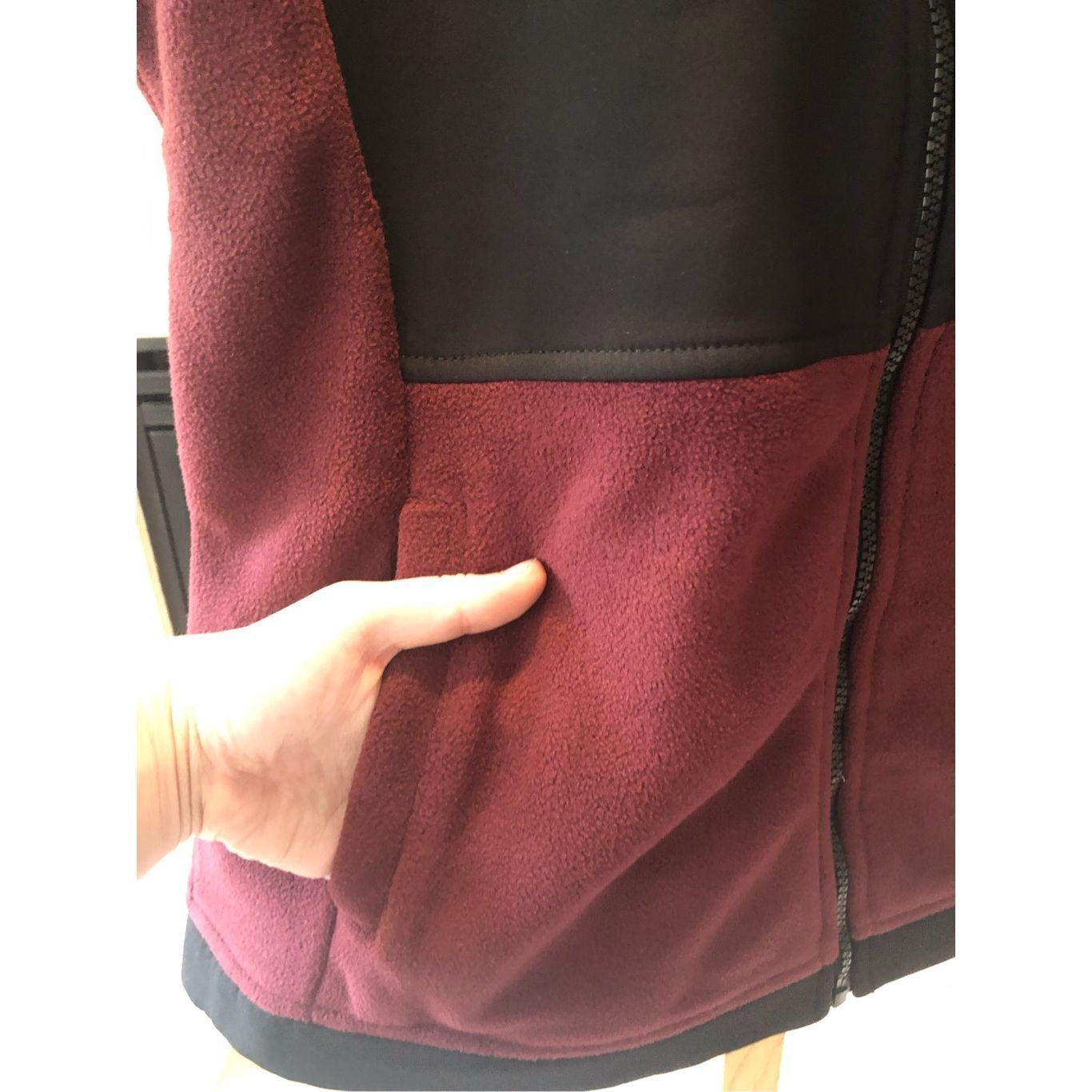 Reebok Reebok Women’s Maroon and Black Zip Up Activewear Vest Jacket Size L NWT Size L / US 10 / IT 46 - 5 Thumbnail