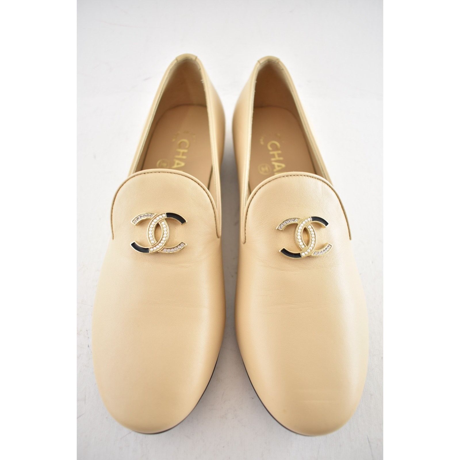 Chanel Chanel 18A Beige Lambskin Pearl Crystal CC Logo Moccasin Size US 6 / IT 36 - 11 Thumbnail