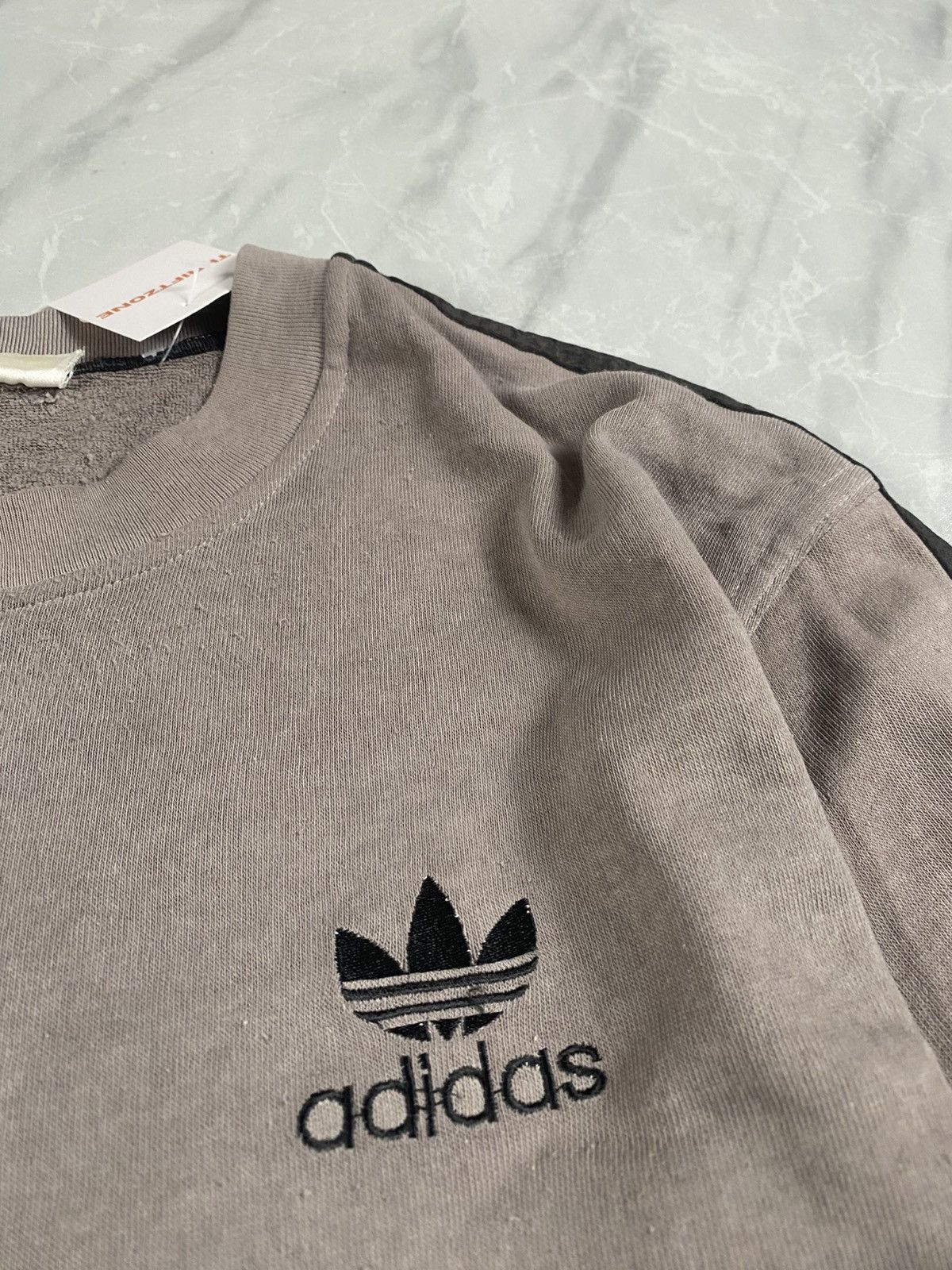 Adidas Vintage 90s Adidas Trefoil Classic Retro Crewneck Size US M / EU 48-50 / 2 - 2 Thumbnail