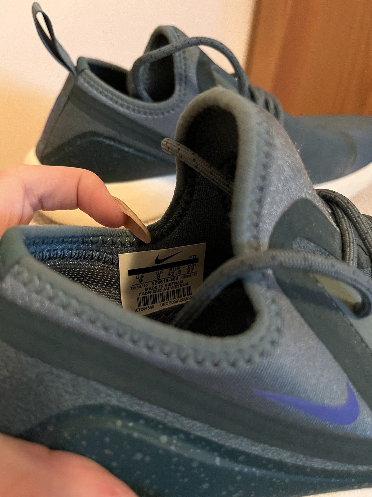 Nike nike lunarcharge essential 923619-304 Size US 9 / EU 42 - 6 Thumbnail