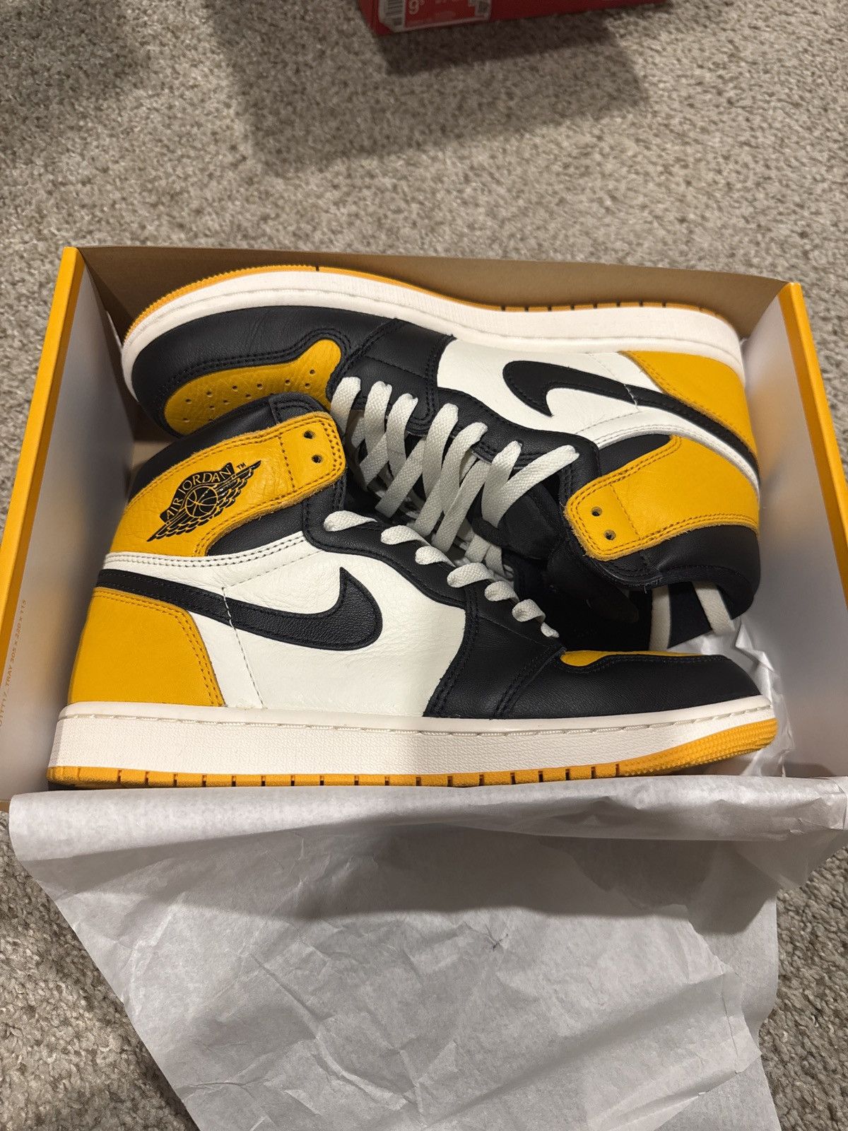 Nike Nike jordan 1 taxi size 9.5 Size US 9.5 / EU 42-43 - 1 Thumbnail